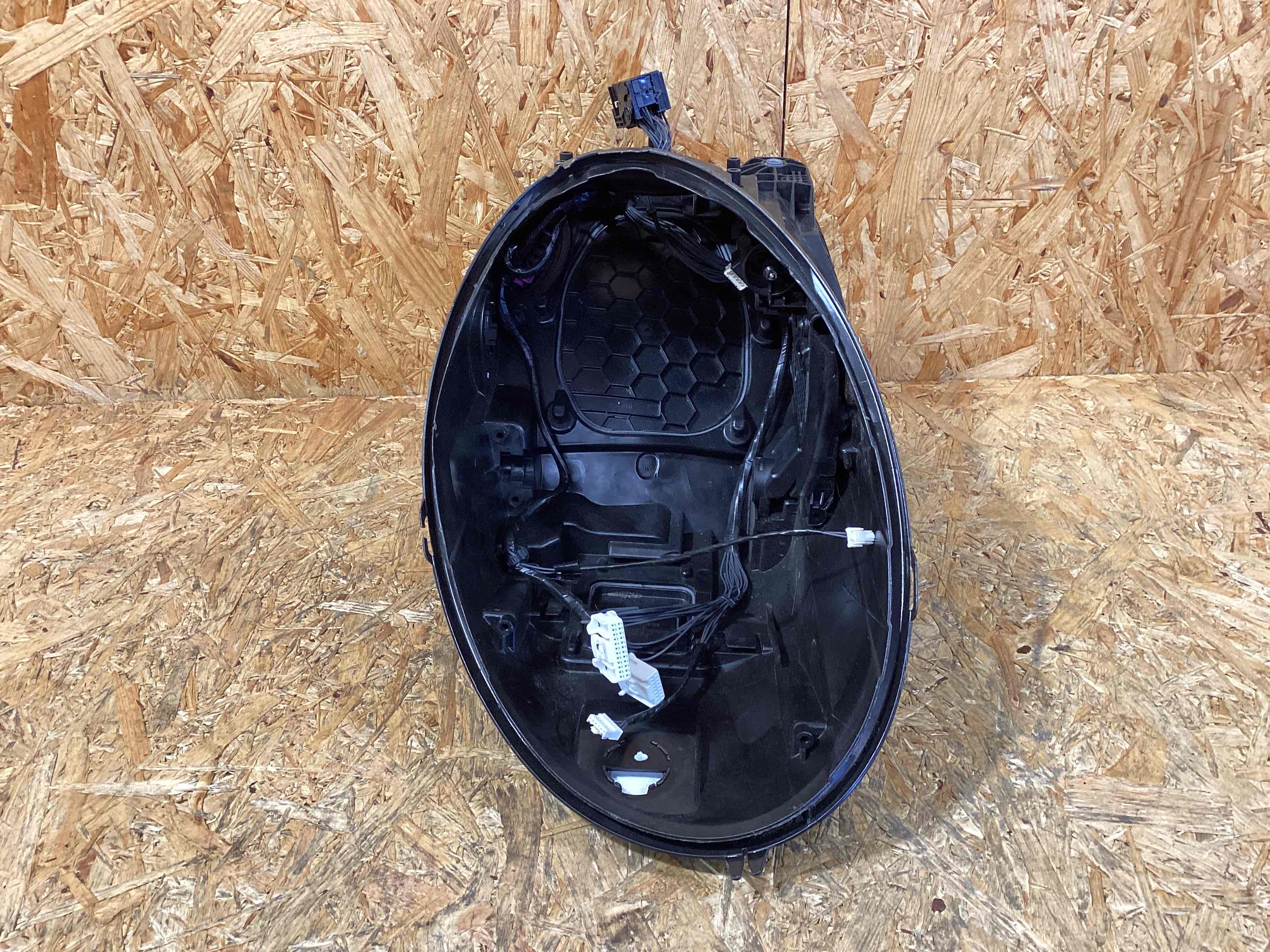 Фара правая Porsche 911 041125-106