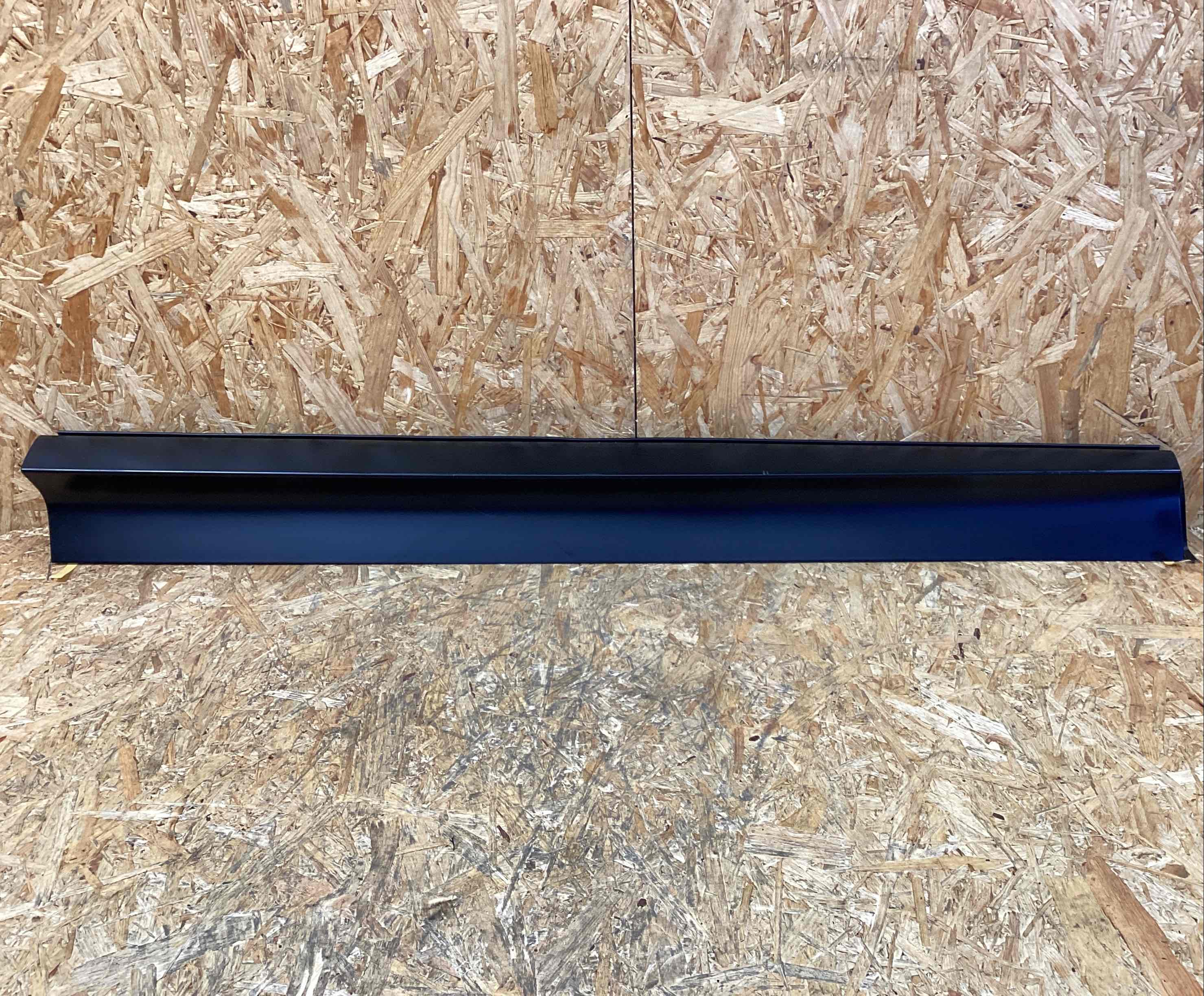 Молдинг двери передней левой Porsche Cayenne 041125-131