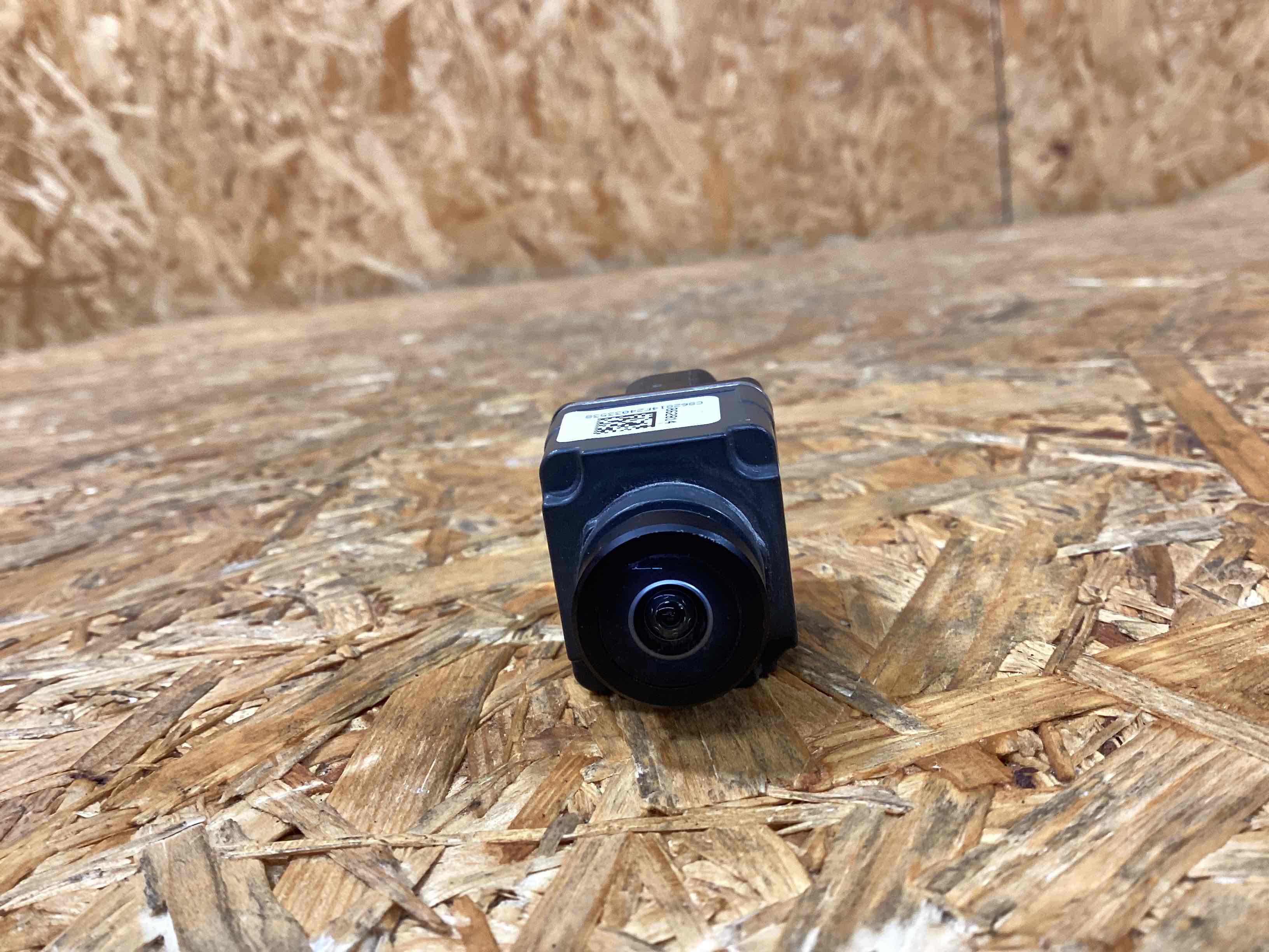 Камера, крепление камеры, корпус Porsche Macan 041225-101