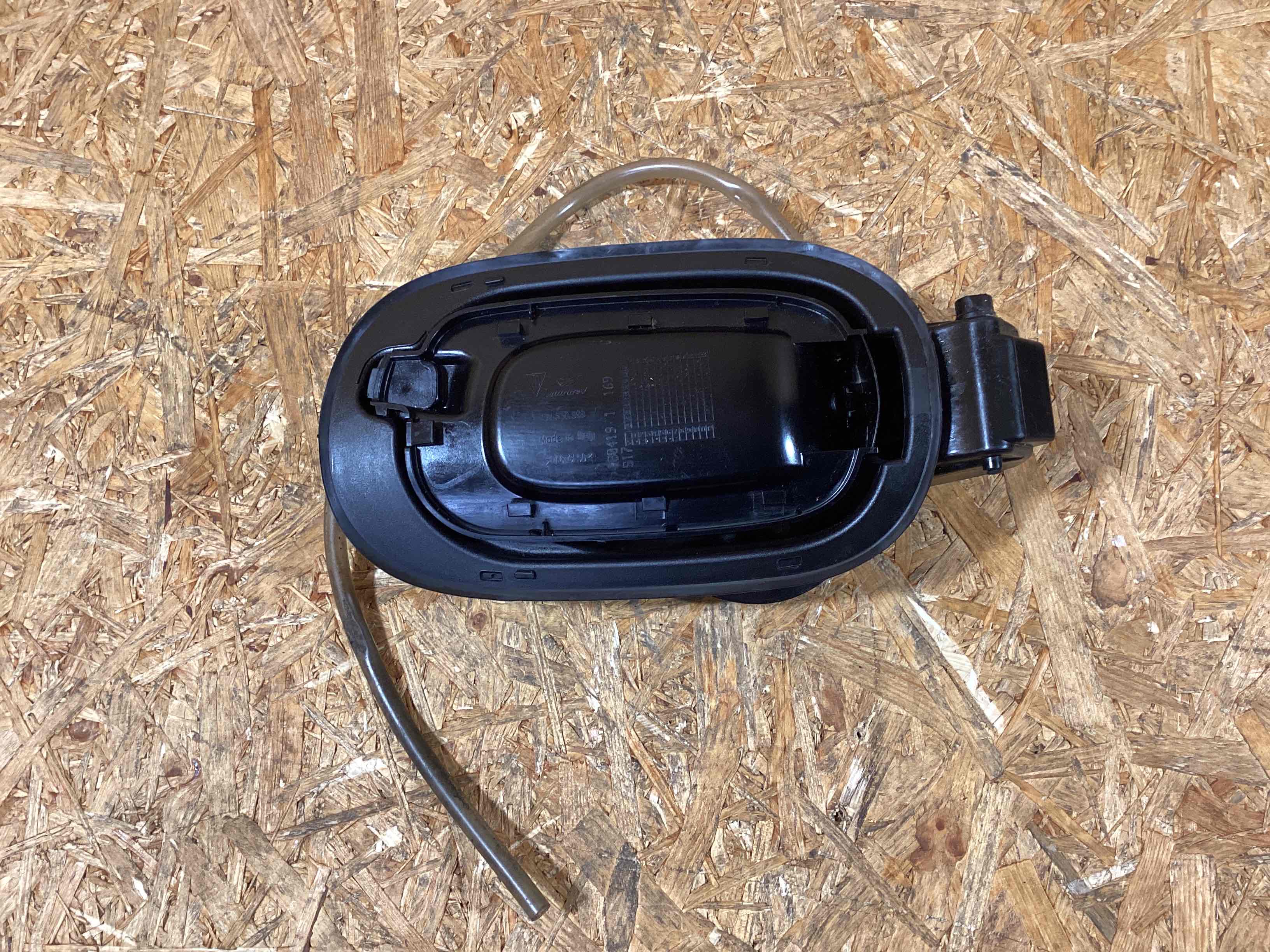 Лючок бака Porsche Panamera 041225-106