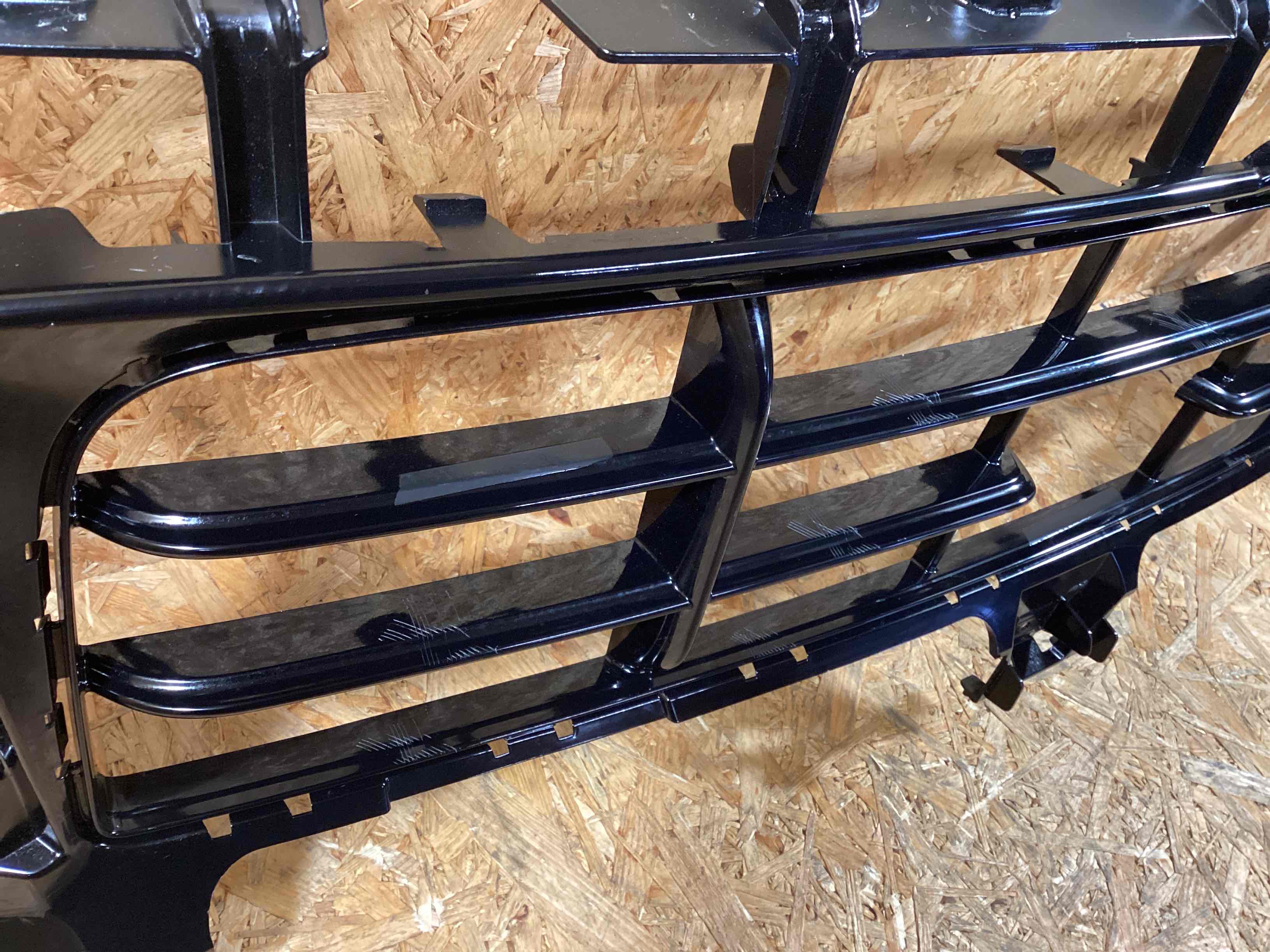 Заглушка, вставка (решетка) в бампер Porsche Cayenne 050126-101