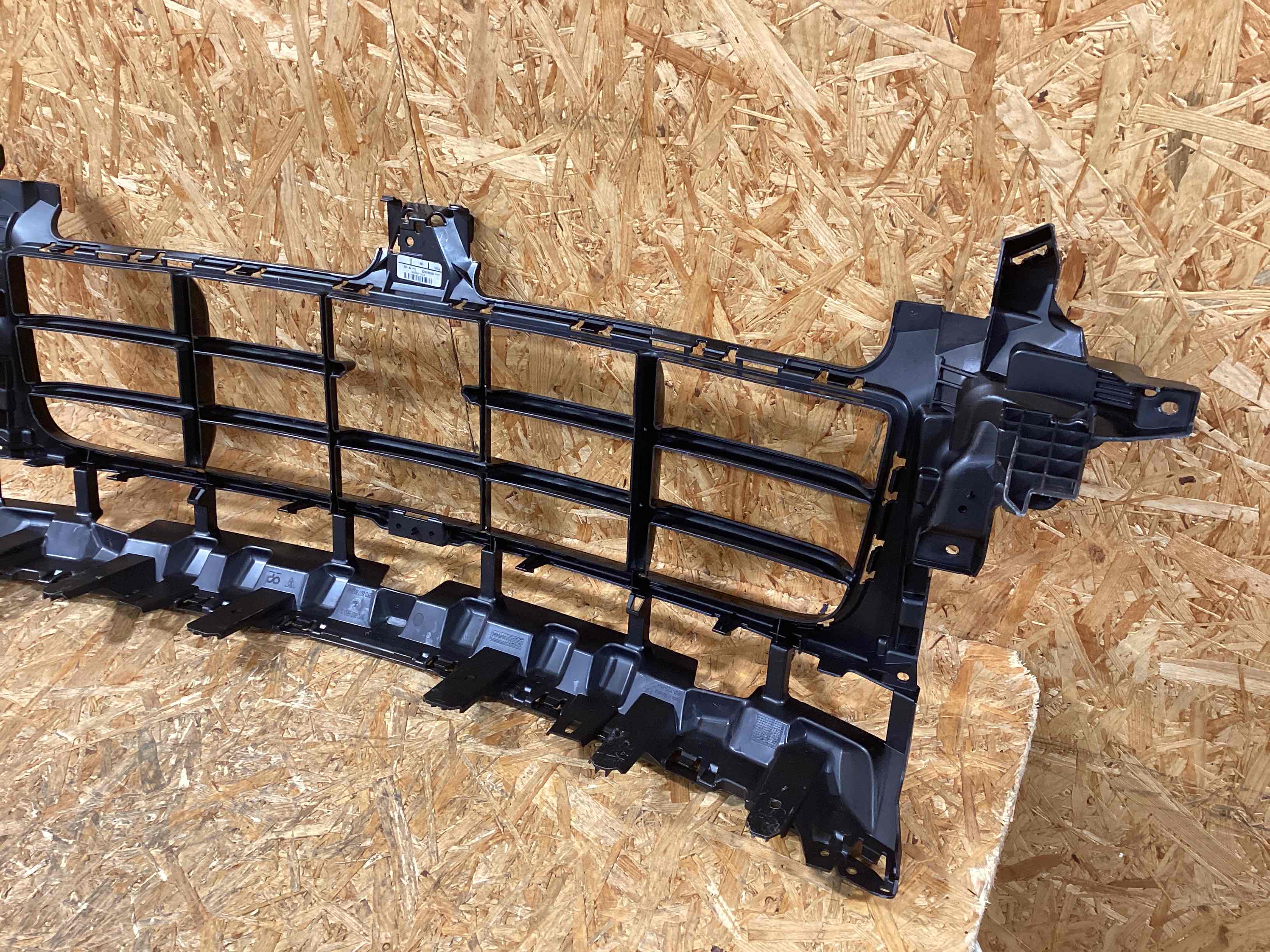 Заглушка, вставка (решетка) в бампер Porsche Cayenne 050126-101