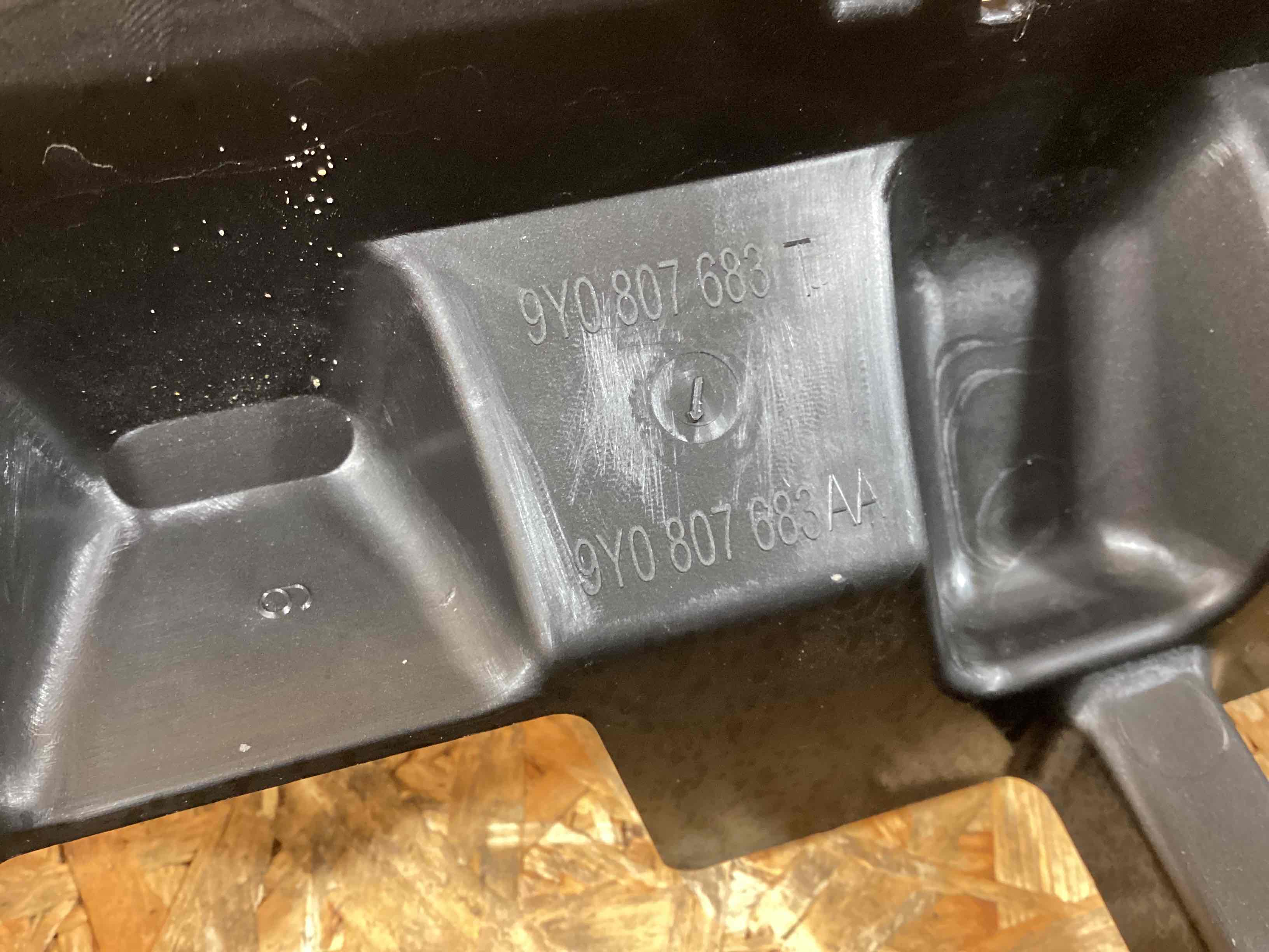 Заглушка, вставка (решетка) в бампер Porsche Cayenne 050126-101