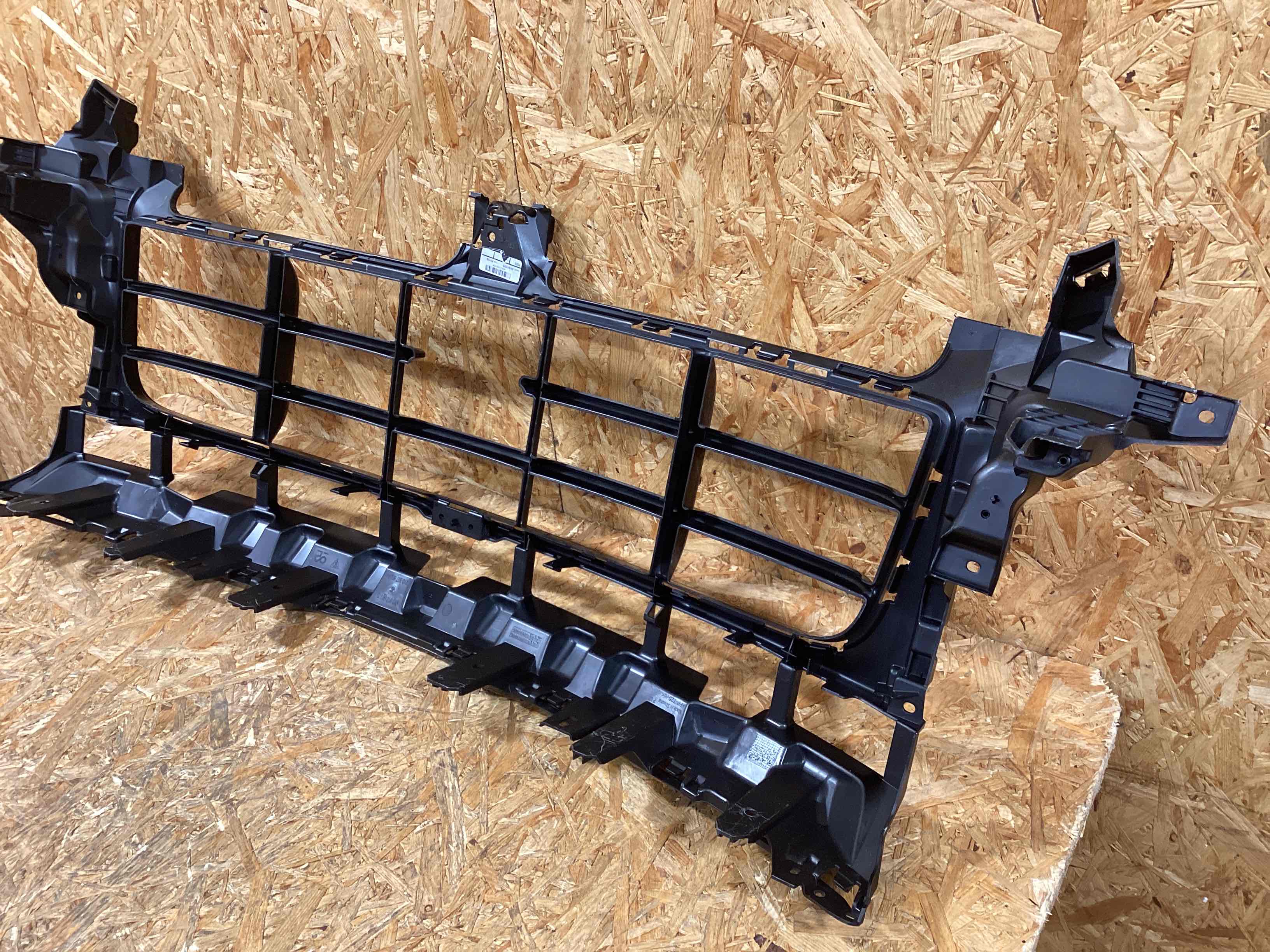 Заглушка, вставка (решетка) в бампер Porsche Cayenne 050126-102