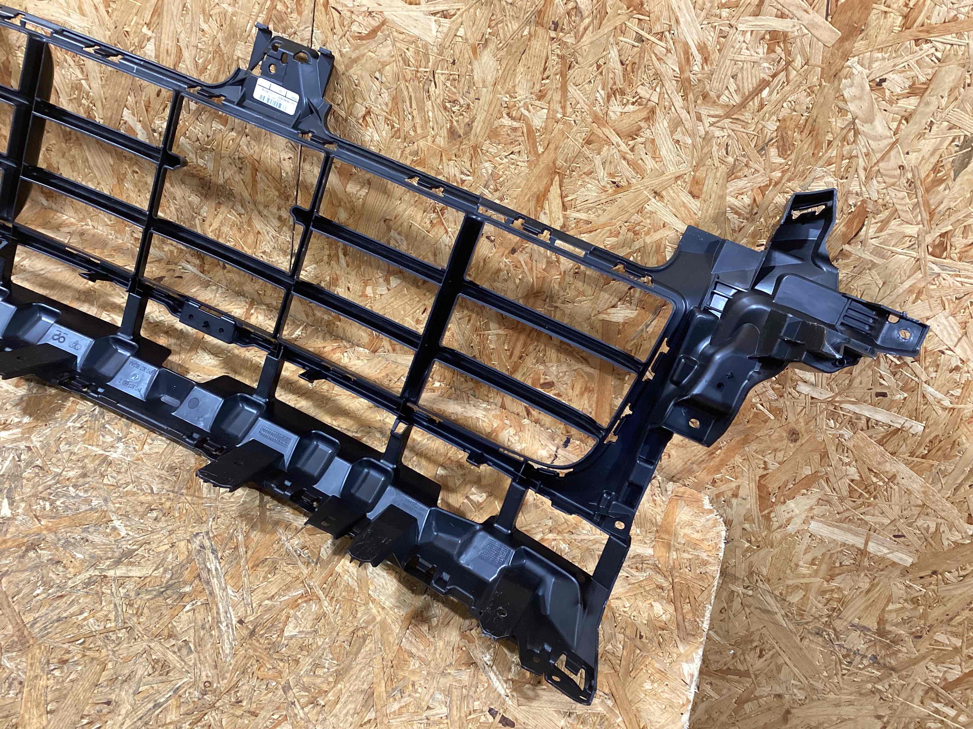 Заглушка, вставка (решетка) в бампер Porsche Cayenne 050126-103