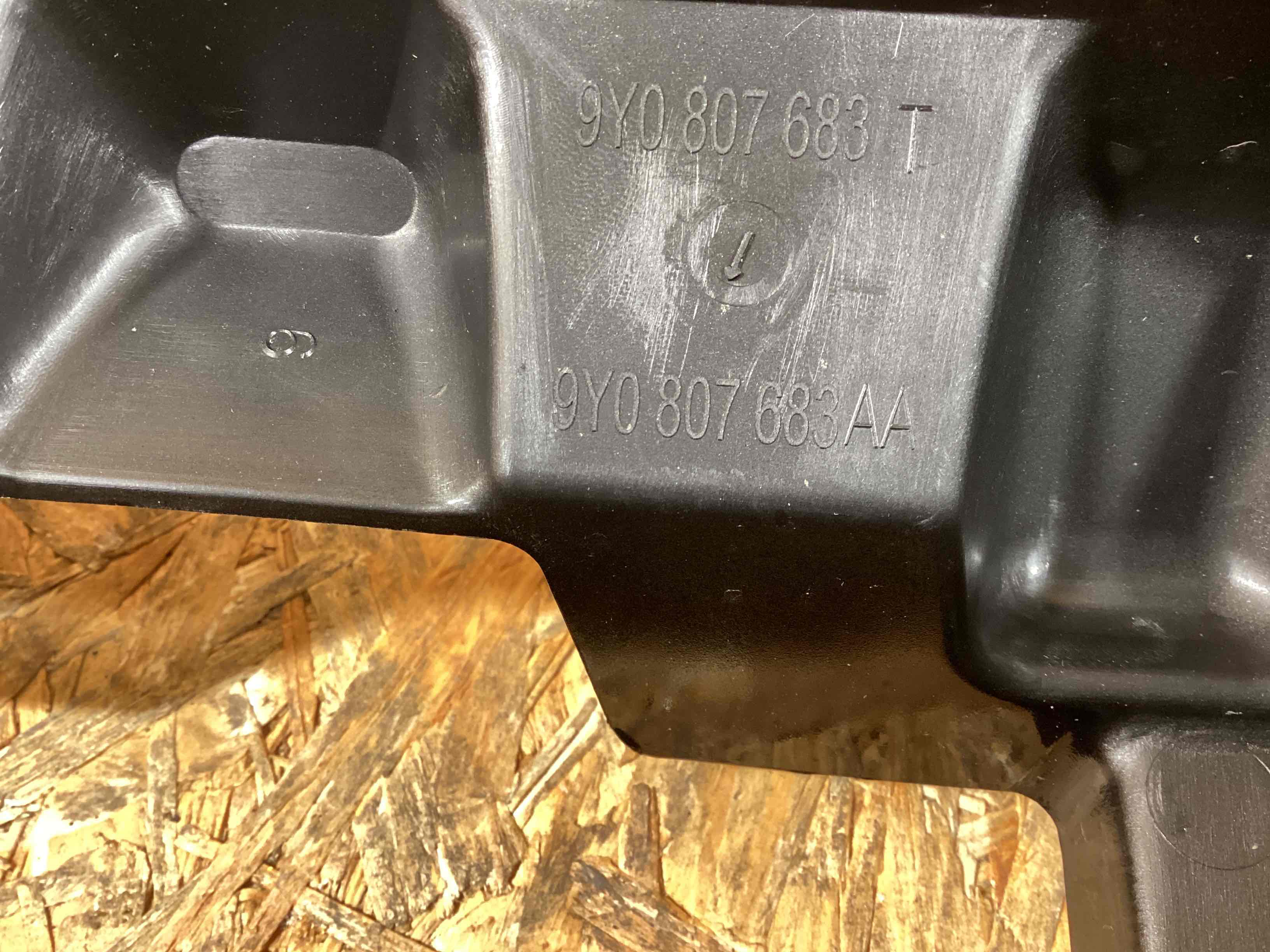 Заглушка, вставка (решетка) в бампер Porsche Cayenne 050126-103