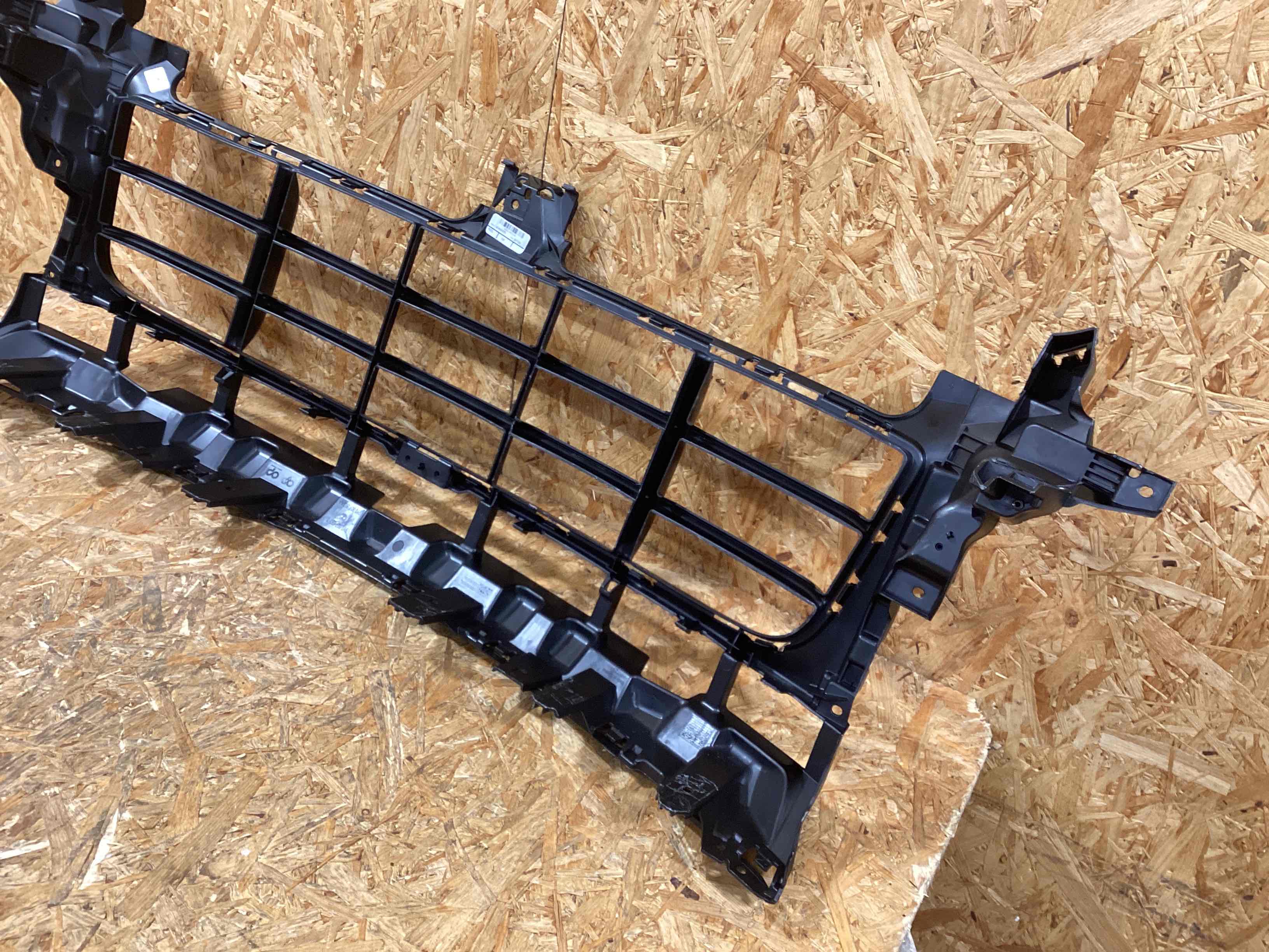 Заглушка, вставка (решетка) в бампер Porsche Cayenne 050126-104