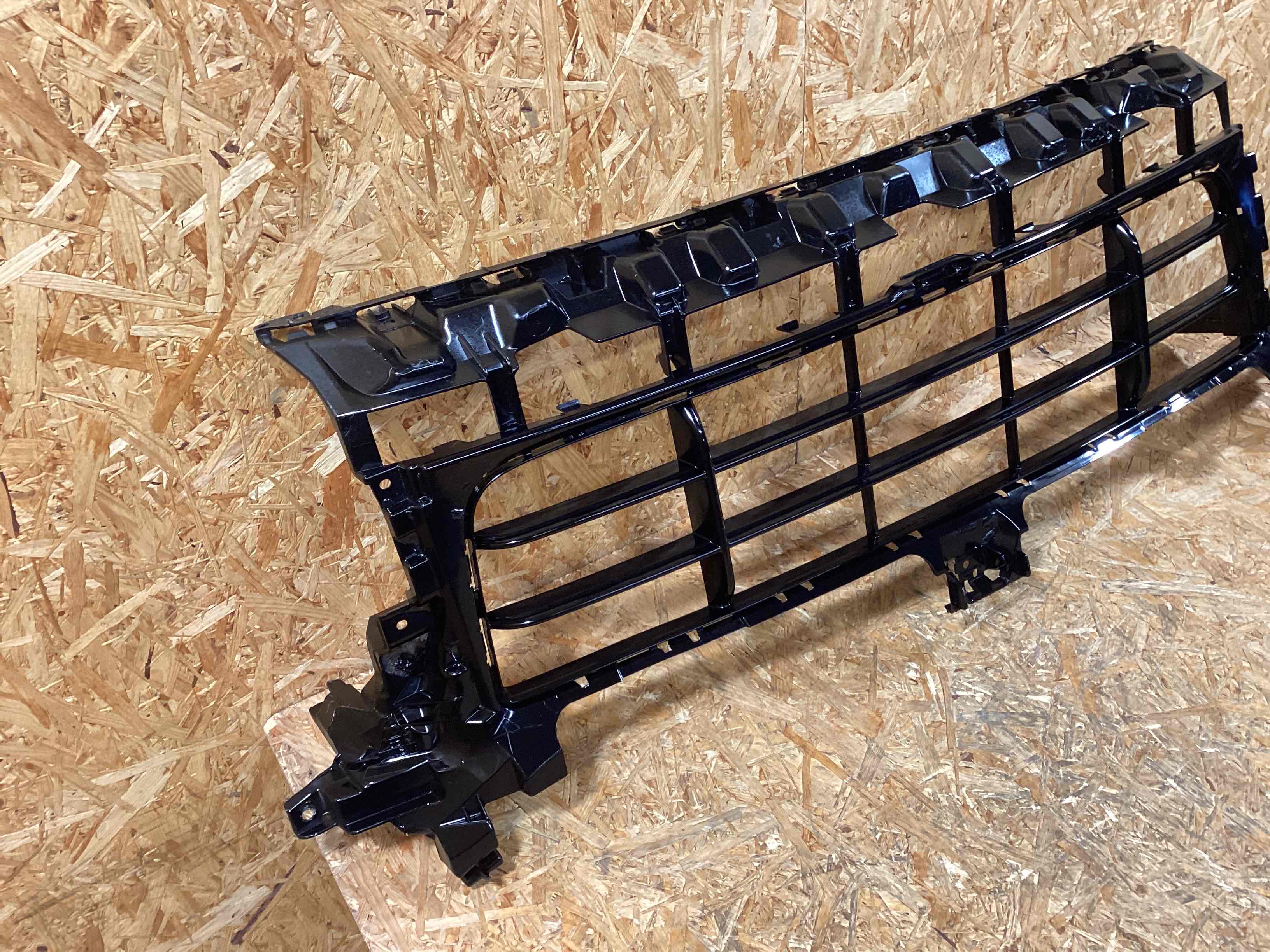 Заглушка, вставка (решетка) в бампер Porsche Cayenne 050126-105