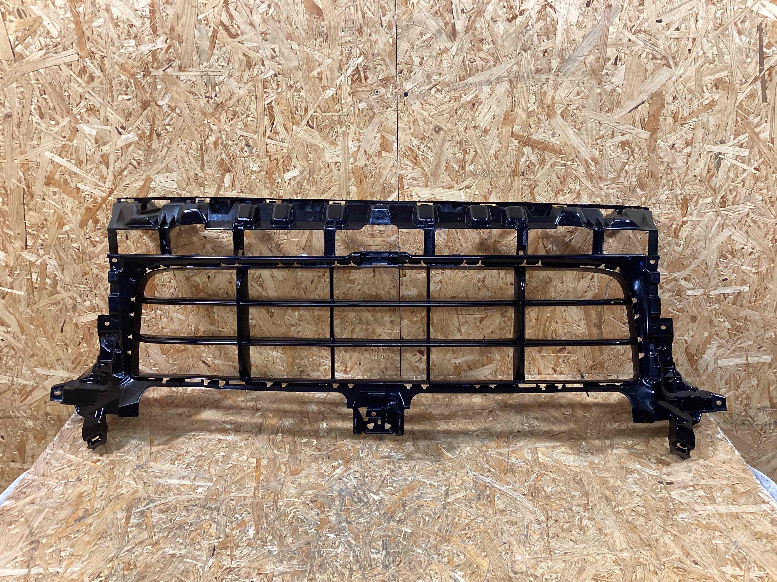 Заглушка, вставка (решетка) в бампер Porsche Cayenne 050126-105