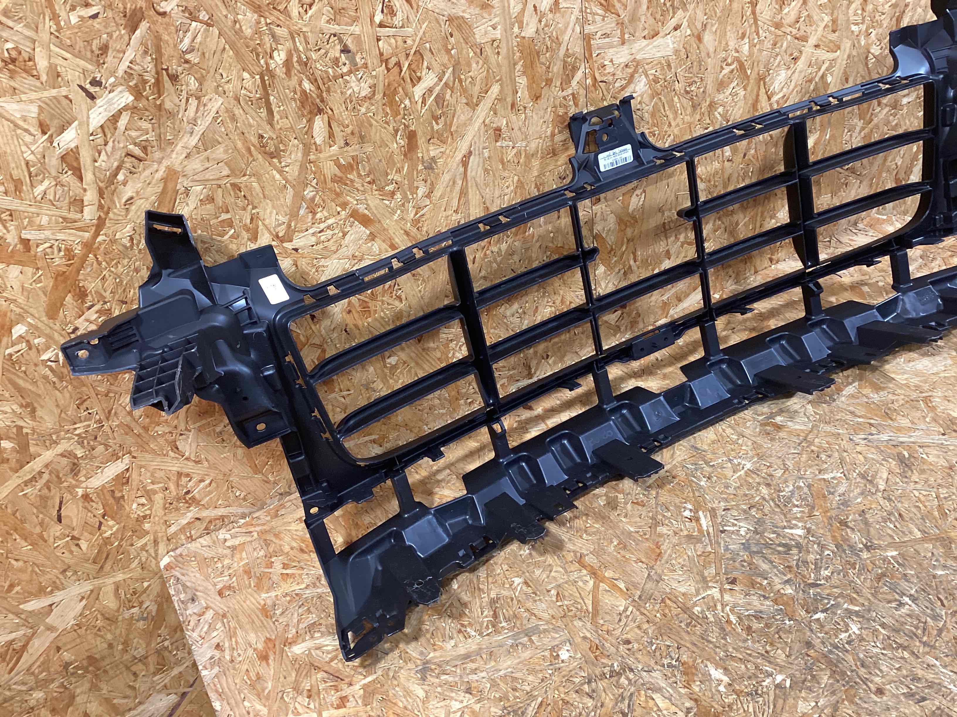 Заглушка, вставка (решетка) в бампер Porsche Cayenne 050126-107