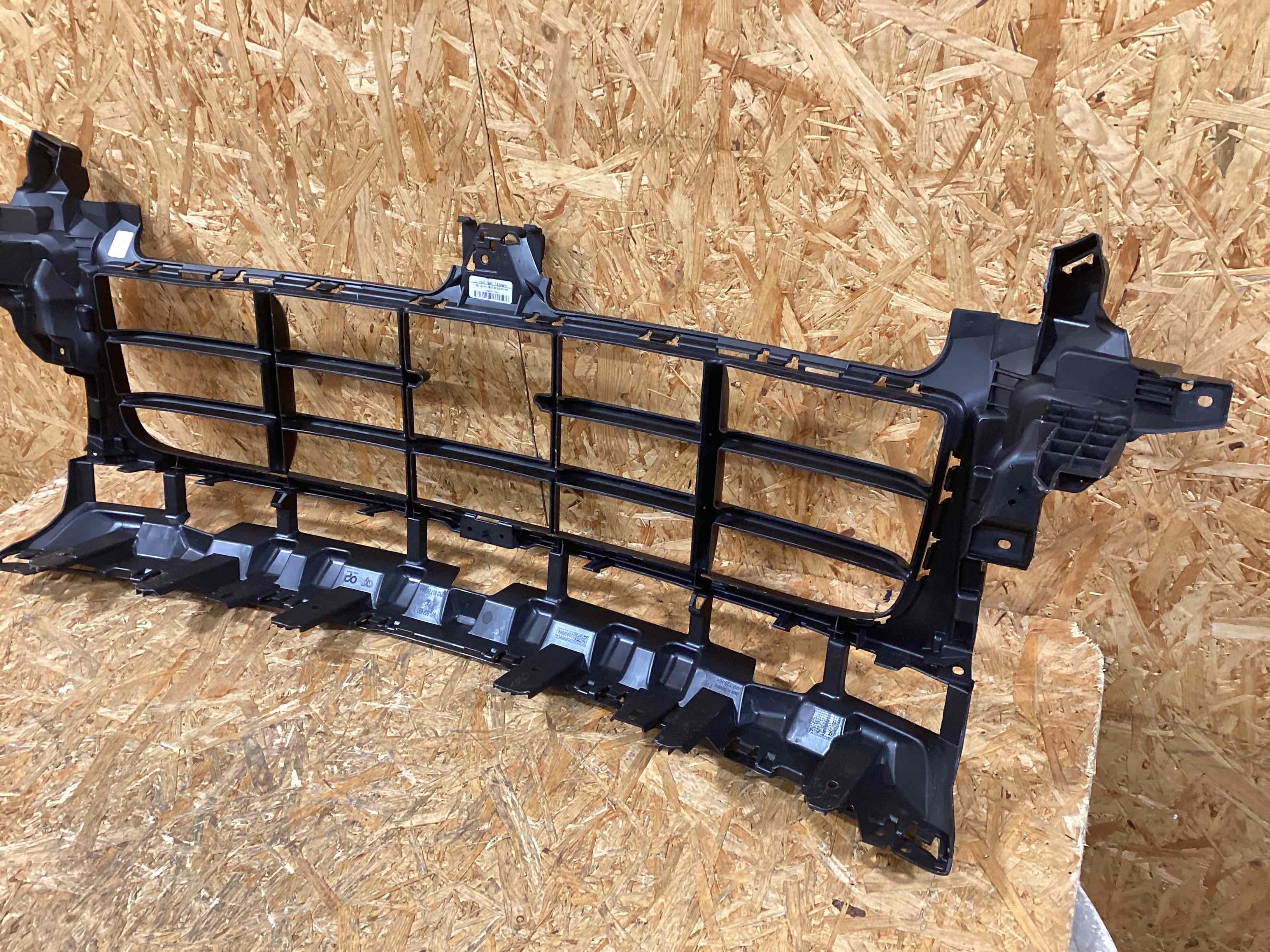 Заглушка, вставка (решетка) в бампер Porsche Cayenne 050126-107