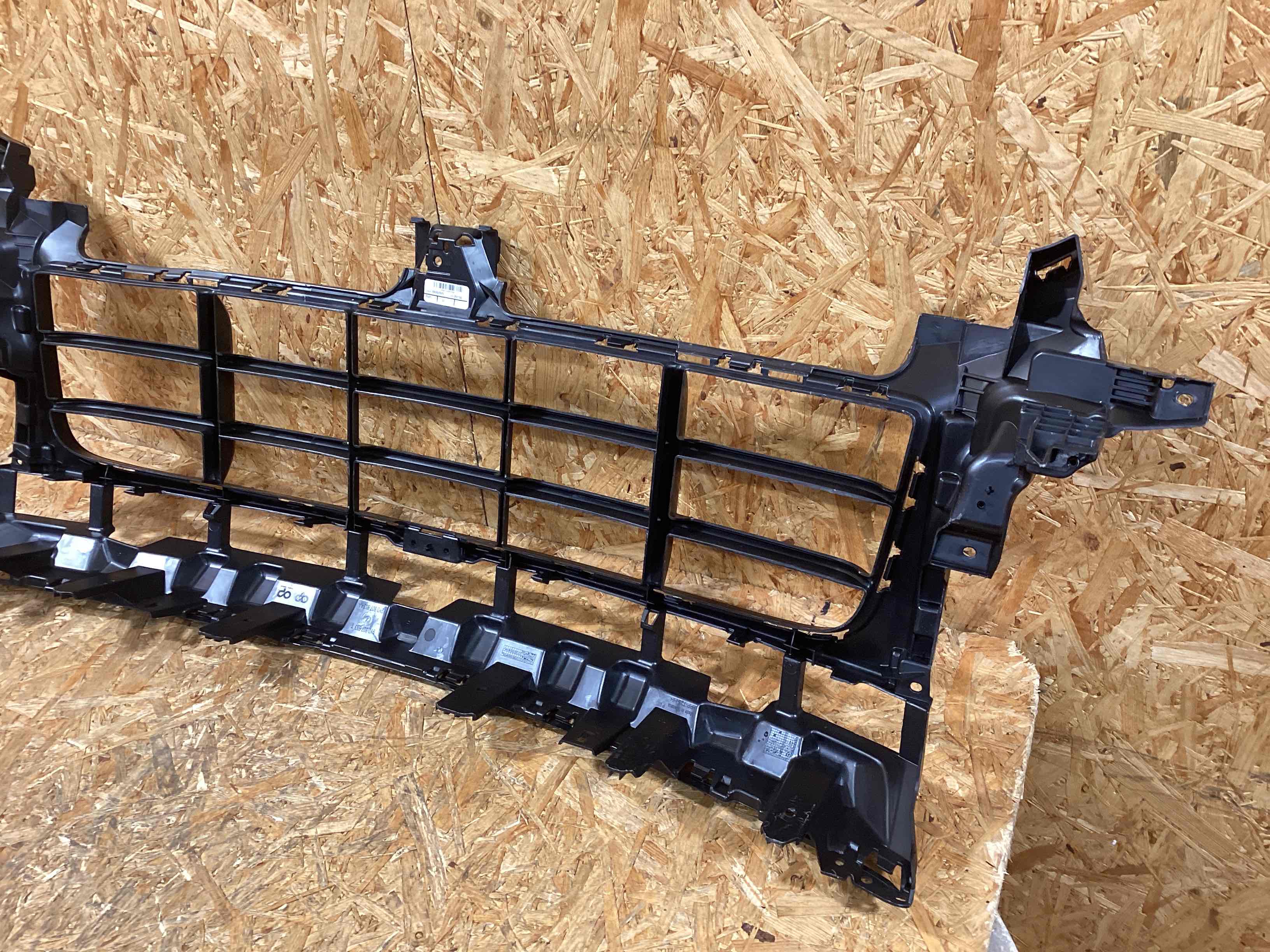 Заглушка, вставка (решетка) в бампер Porsche Cayenne 050126-110