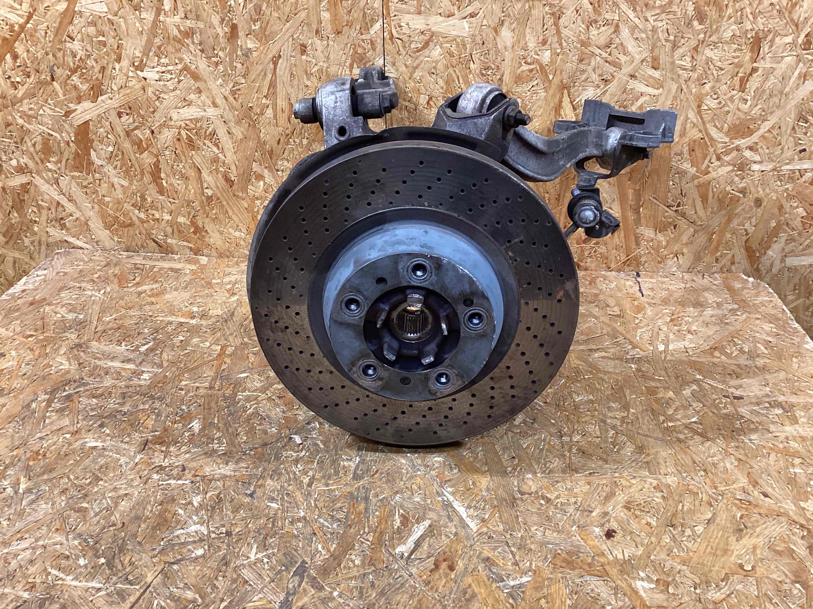 Кулак задний левый Porsche 911 050226-103