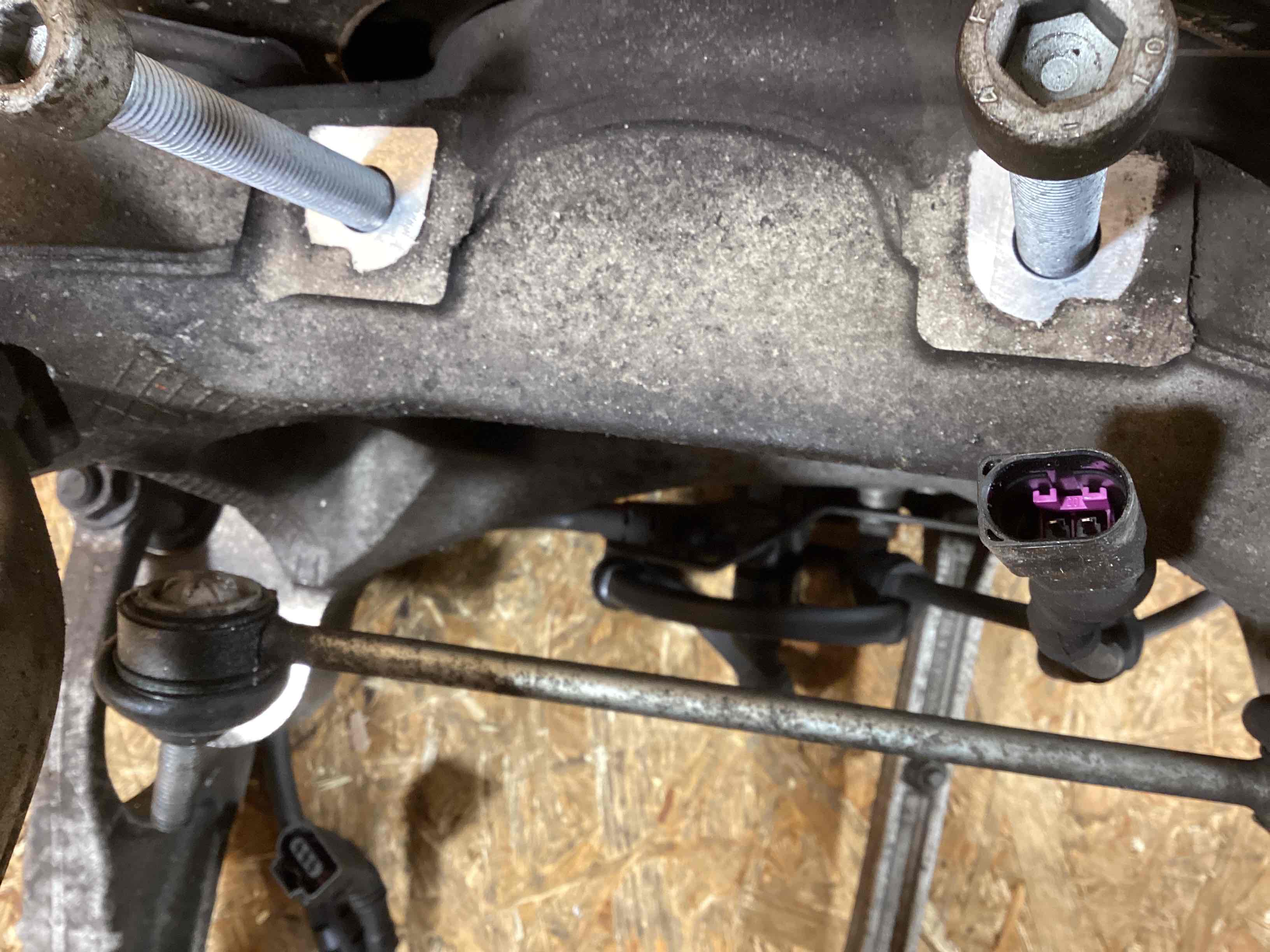 Кулак задний правый Porsche 911 050226-104