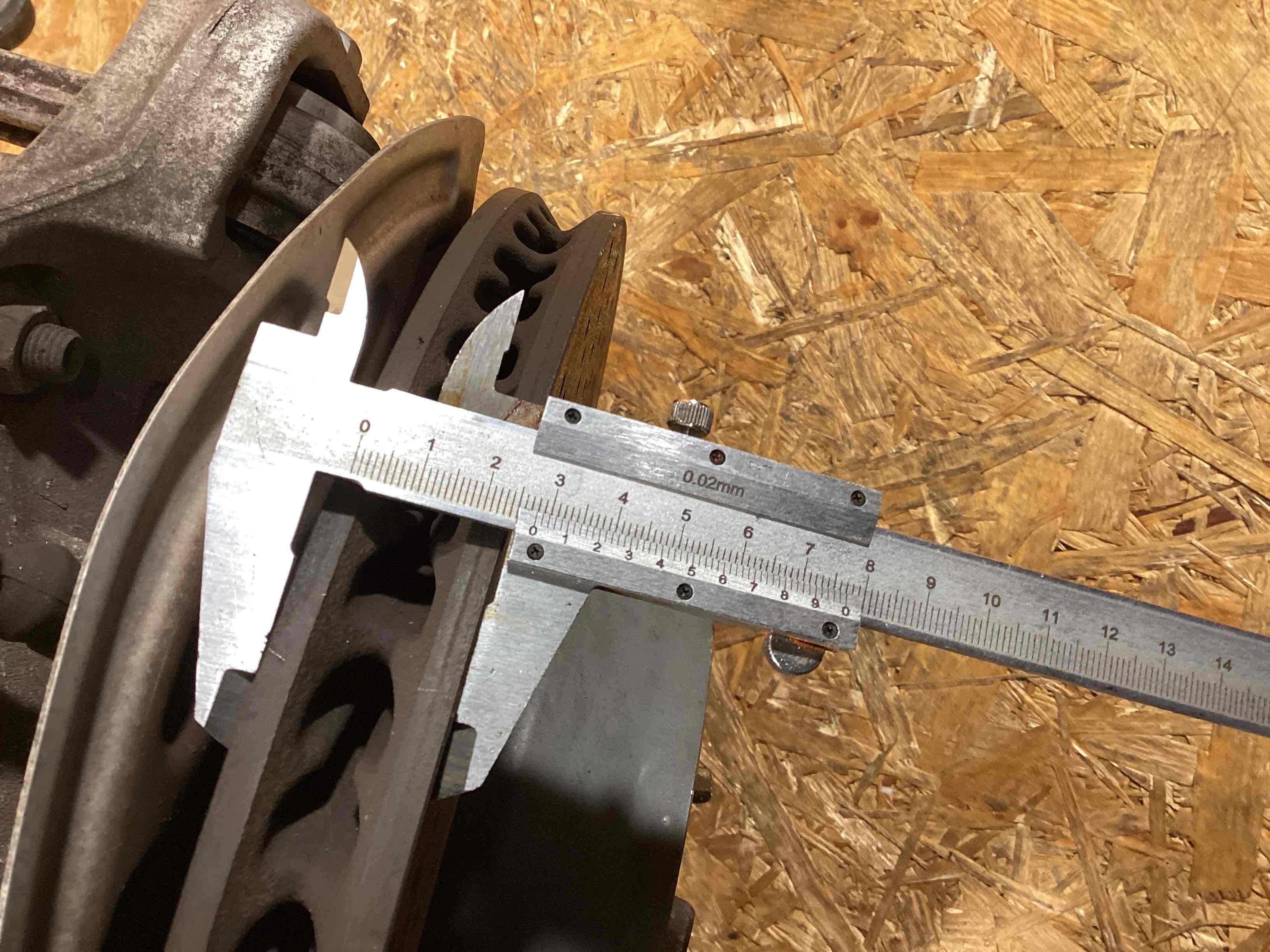 Кулак задний правый Porsche 911 050226-104