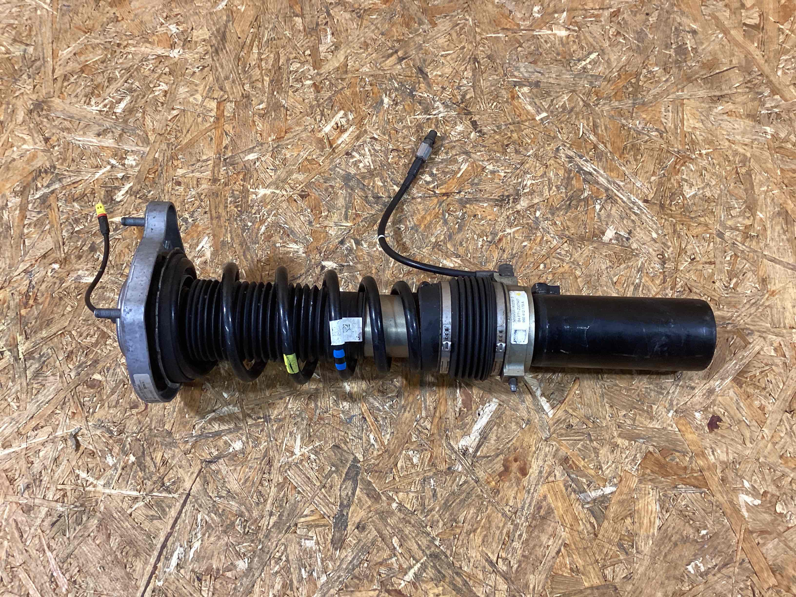 Амортизатор передний правый Porsche 911 050226-107