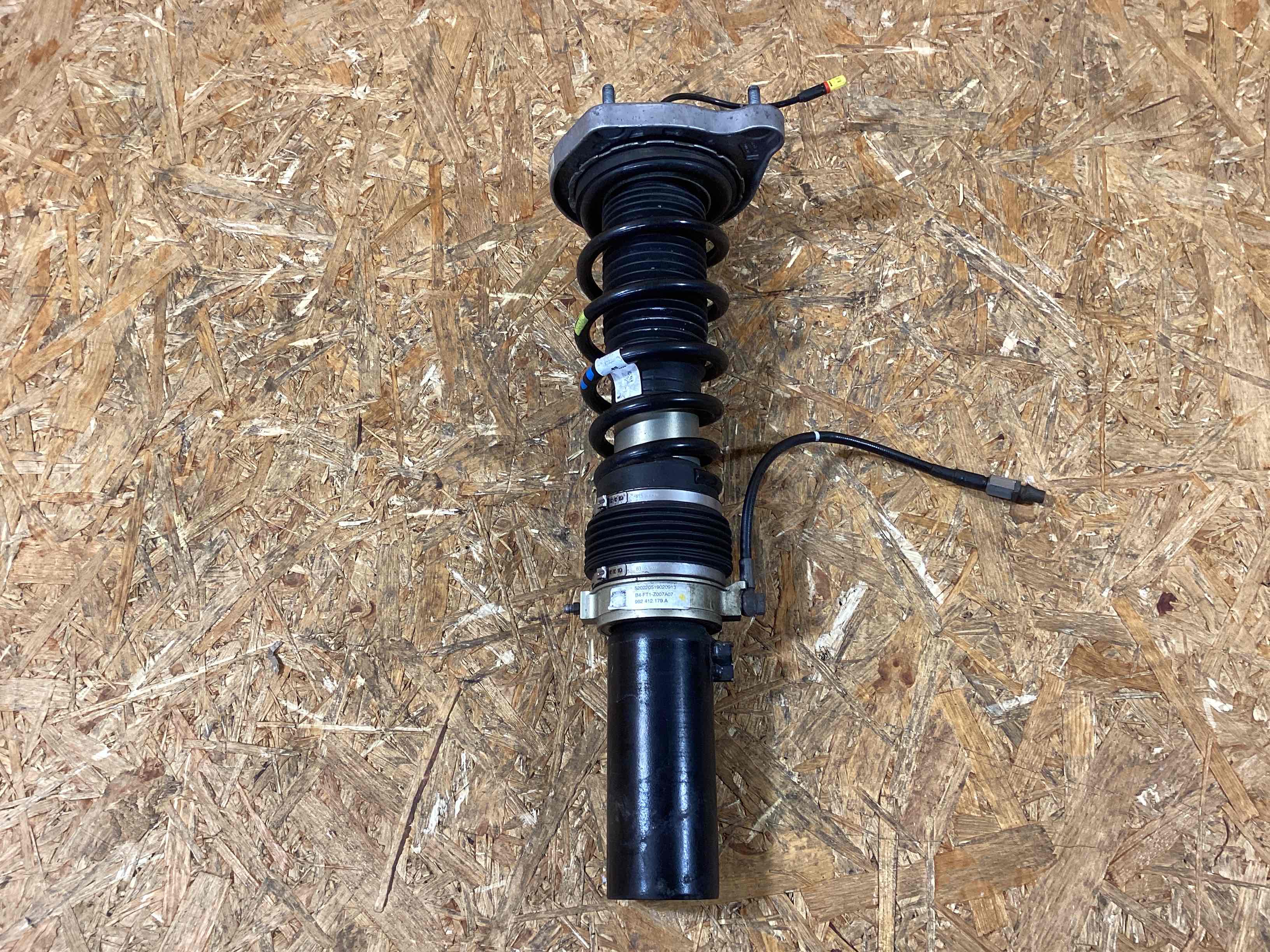 Амортизатор передний правый Porsche 911 050226-107