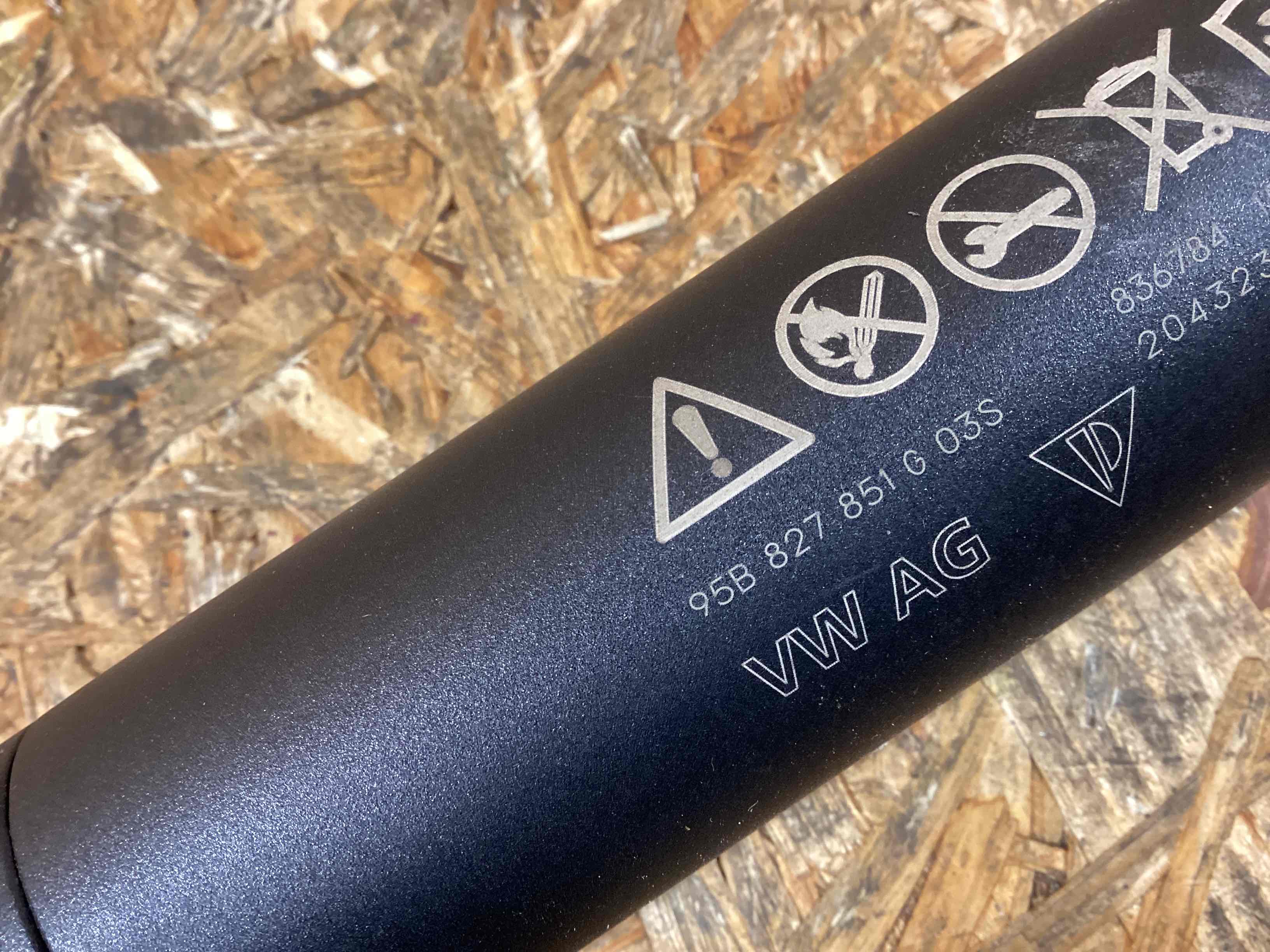 Амортизатор крышки (двери) багажника Porsche Macan 050226-113