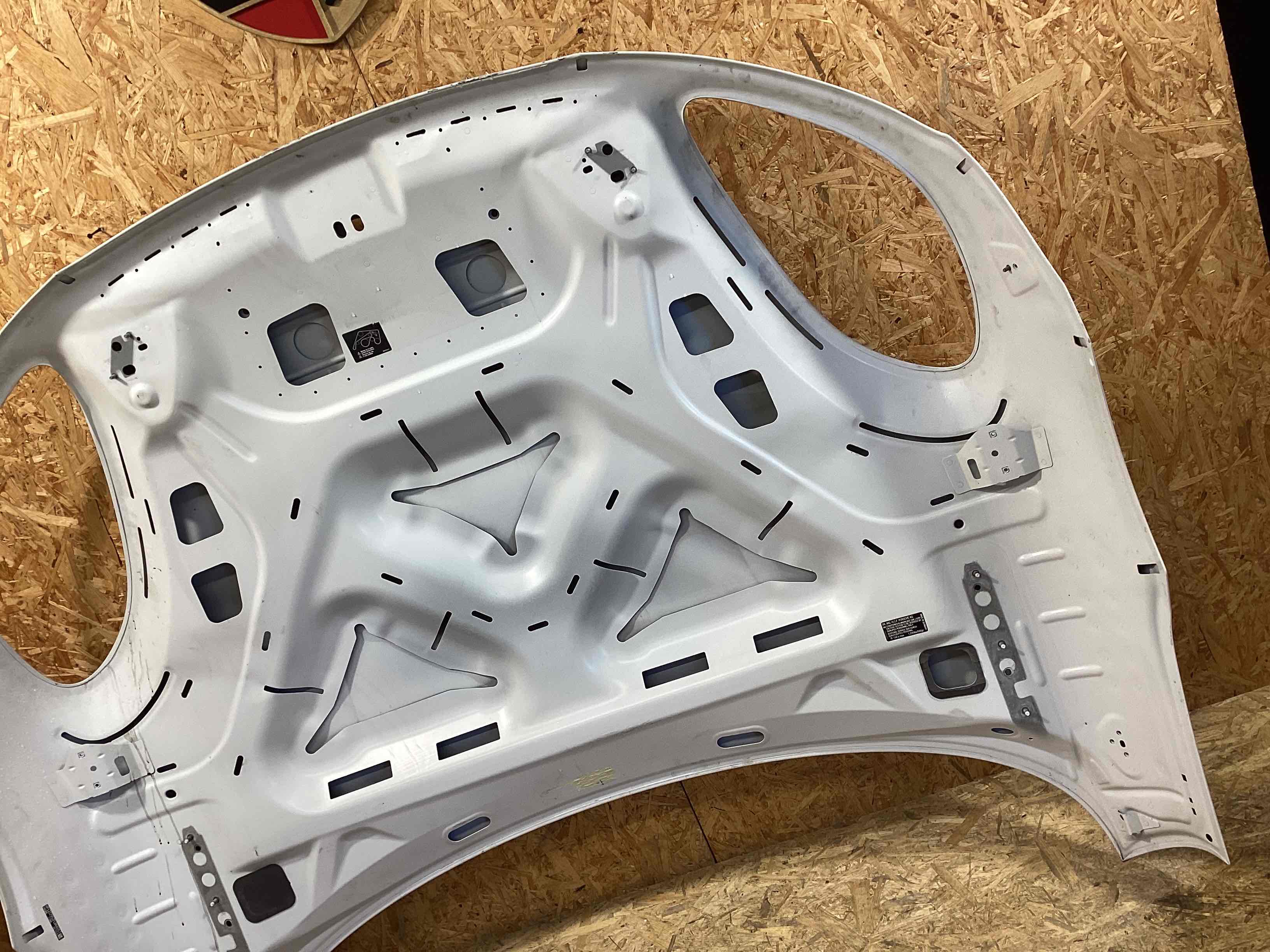 Капот Porsche Macan 050326-101