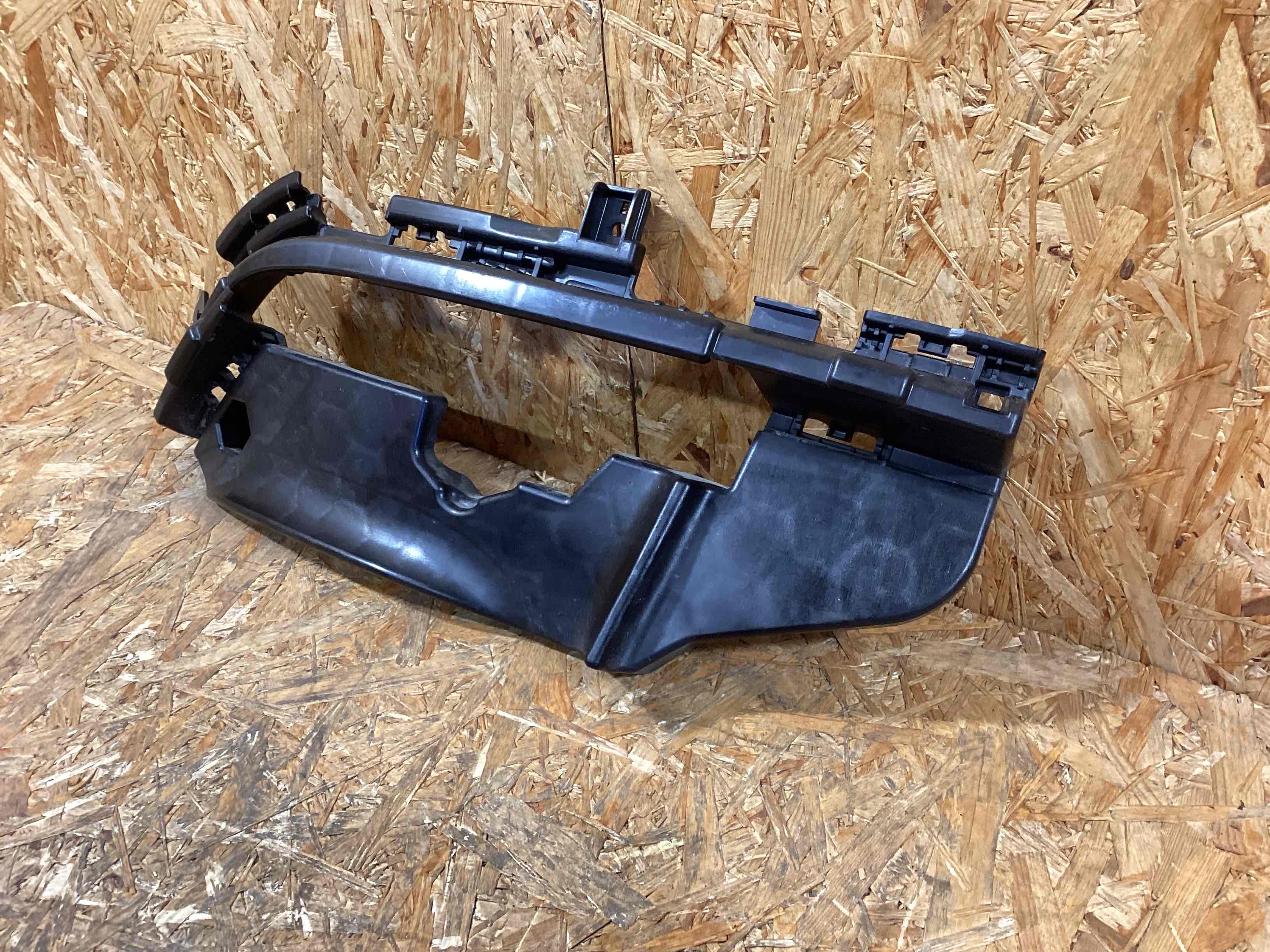 Крепление бампера Porsche Macan 050326-104