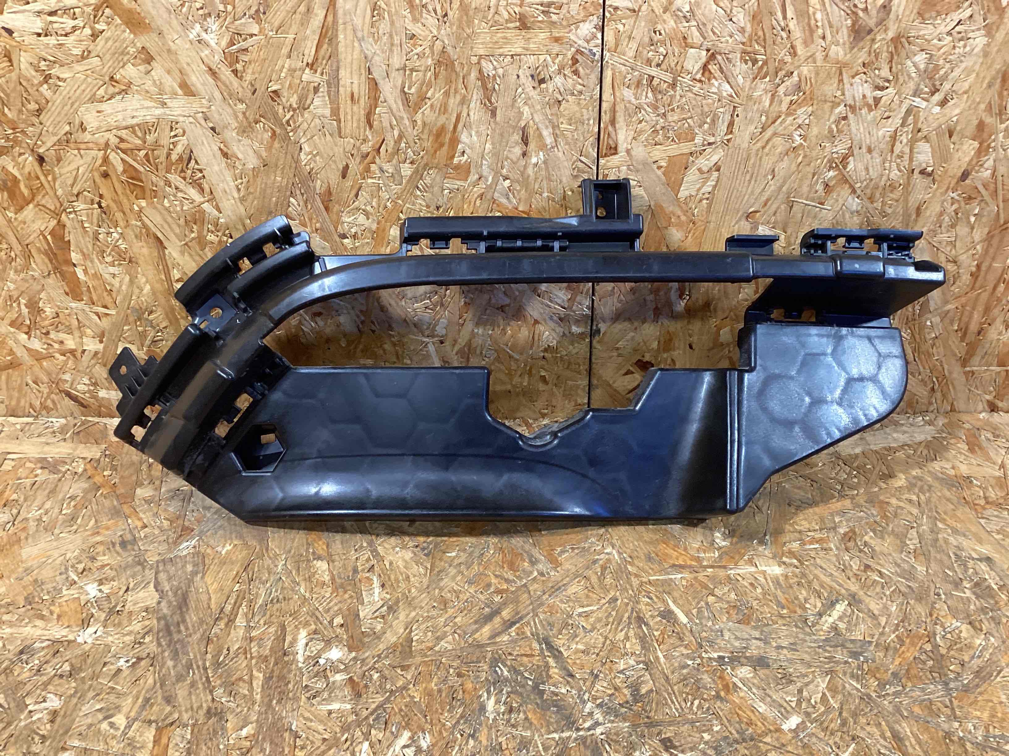 Крепление бампера Porsche Macan 050326-104