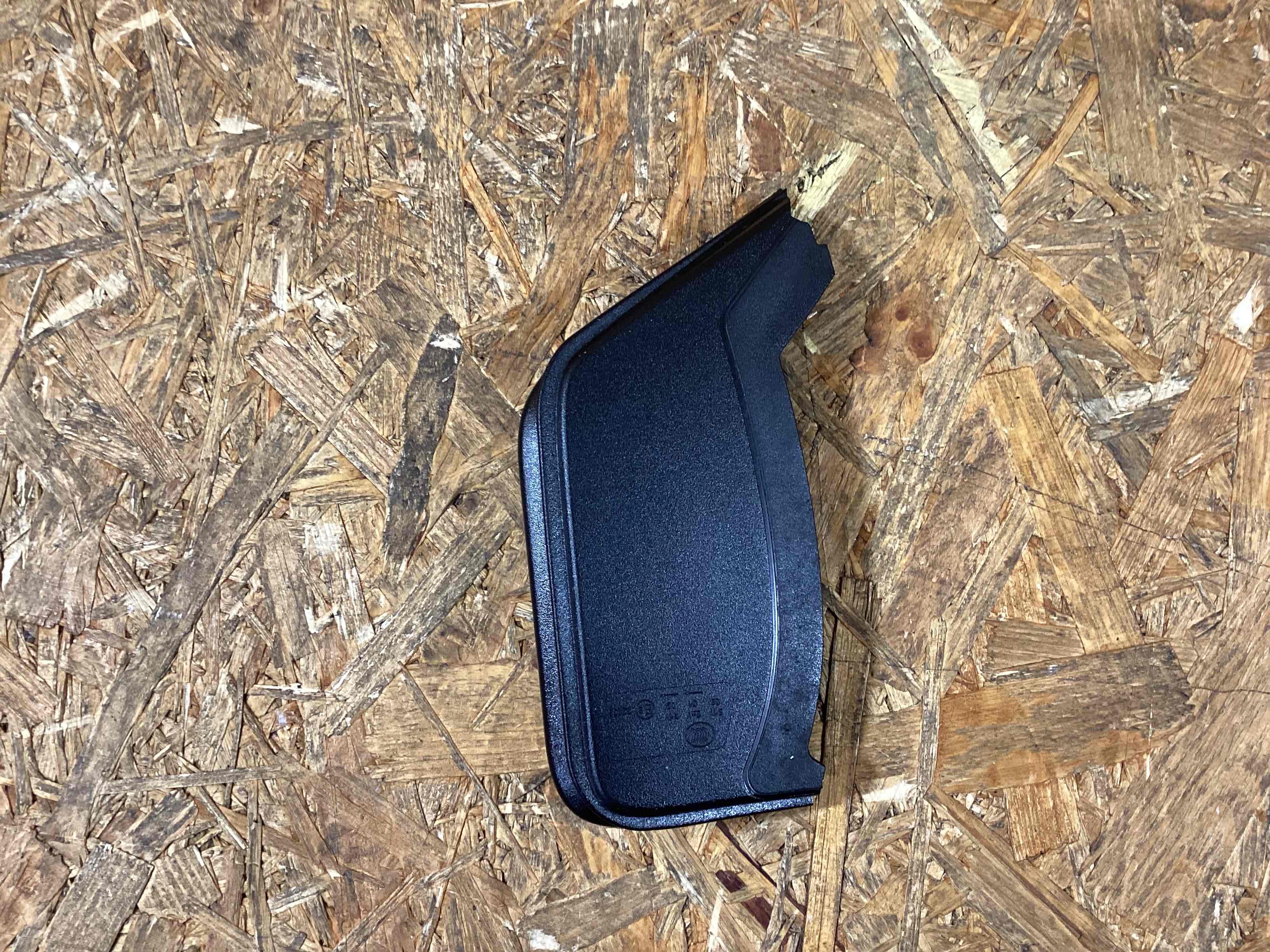 Молдинг двери багажника, крышки багажника, задние молдинги кузова Porsche Macan 050326-109