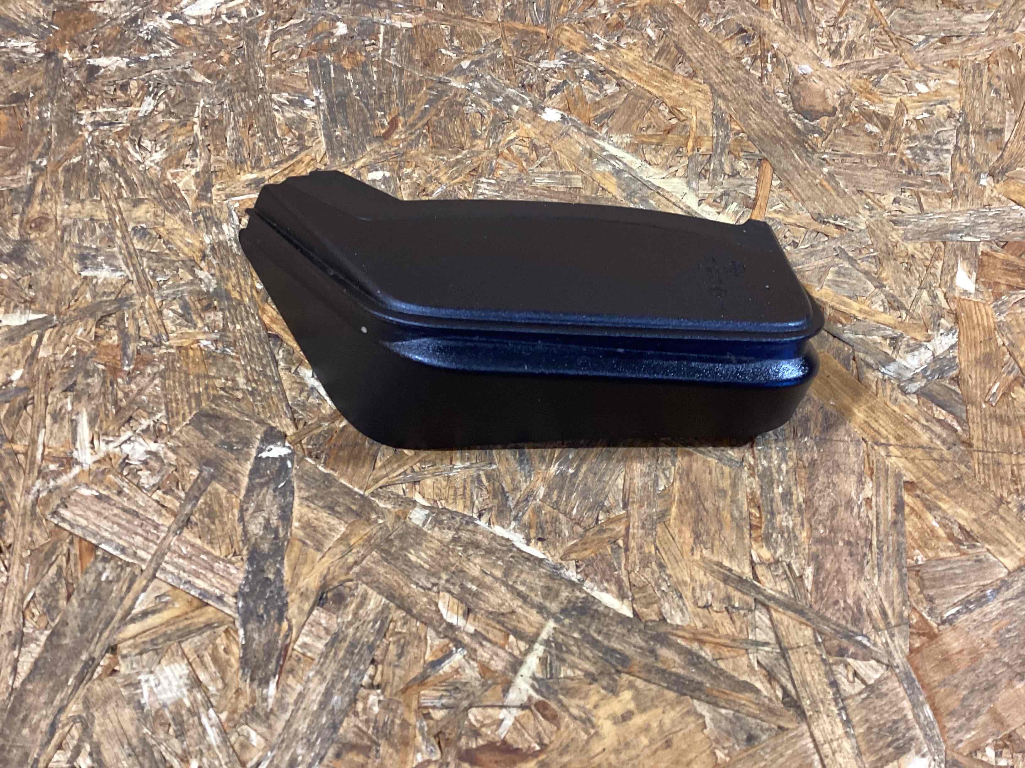 Молдинг двери багажника, крышки багажника, задние молдинги кузова Porsche Macan 050326-109