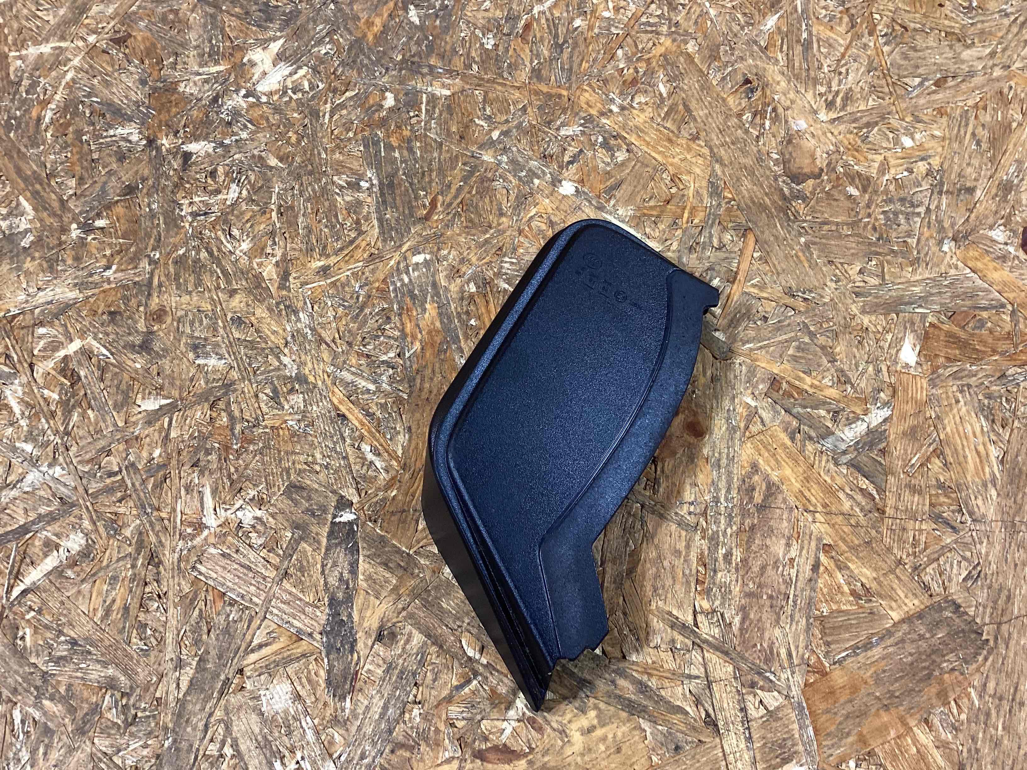 Молдинг двери багажника, крышки багажника, задние молдинги кузова Porsche Macan 050326-110