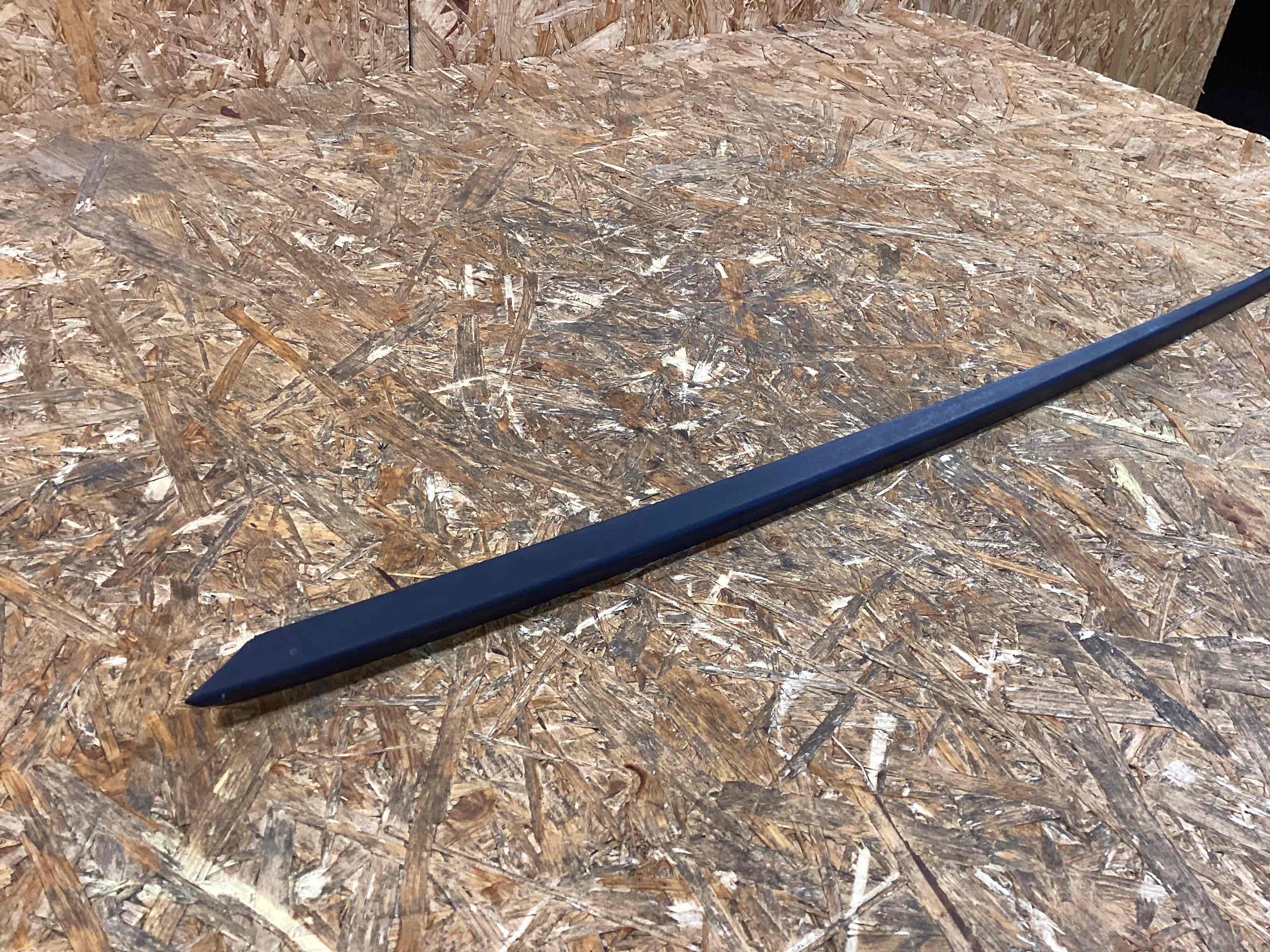 Молдинг лобового стекла Porsche Macan 050326-112