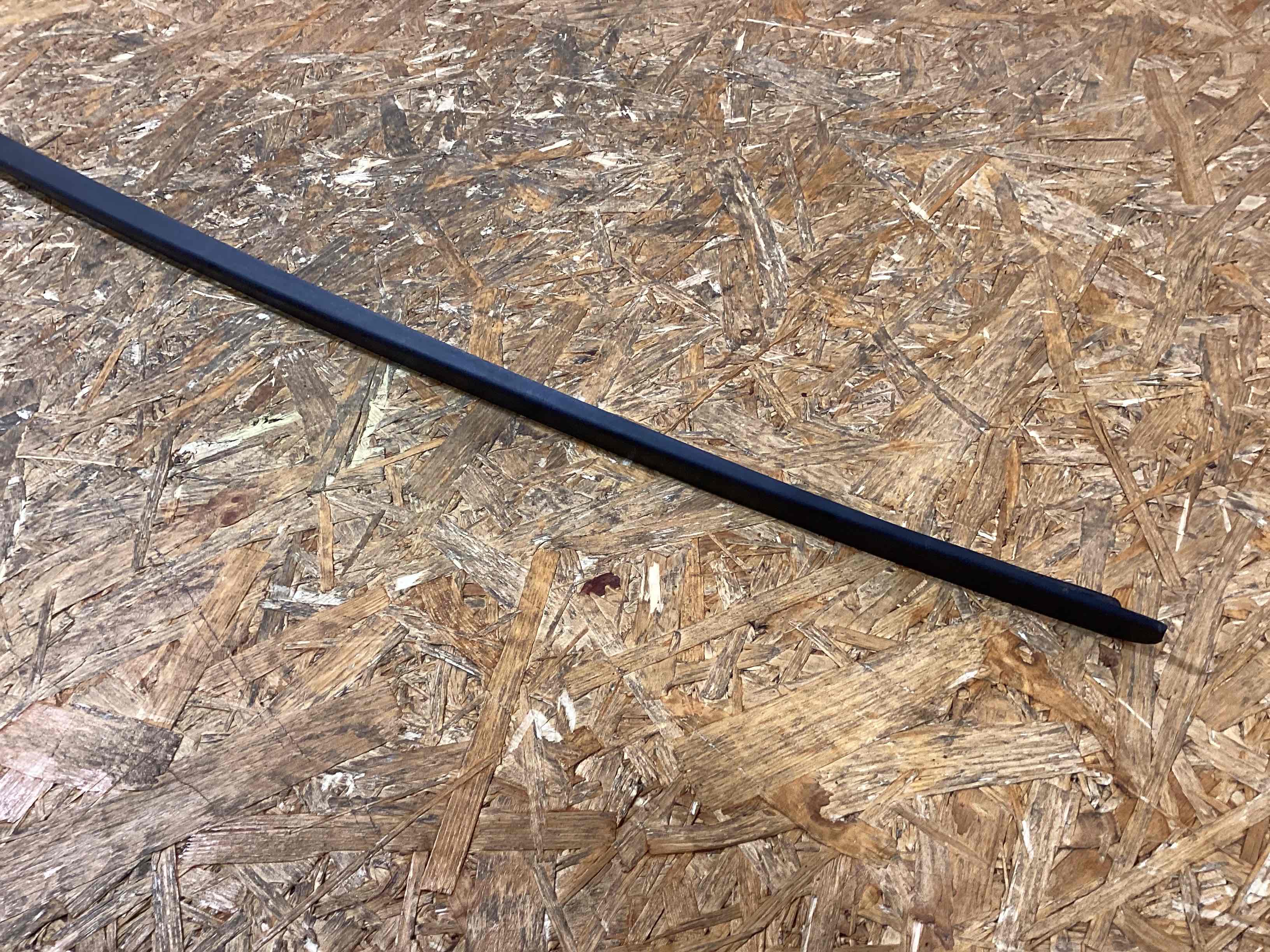 Молдинг лобового стекла Porsche Macan 050326-112