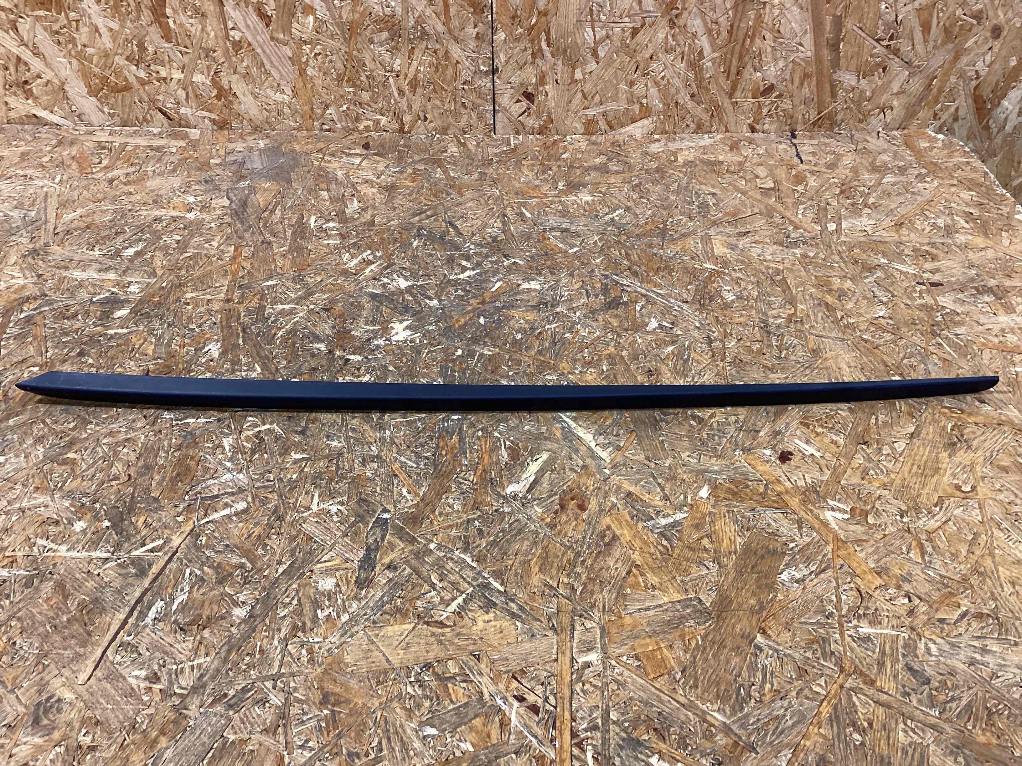 Молдинг лобового стекла Porsche Macan 050326-112