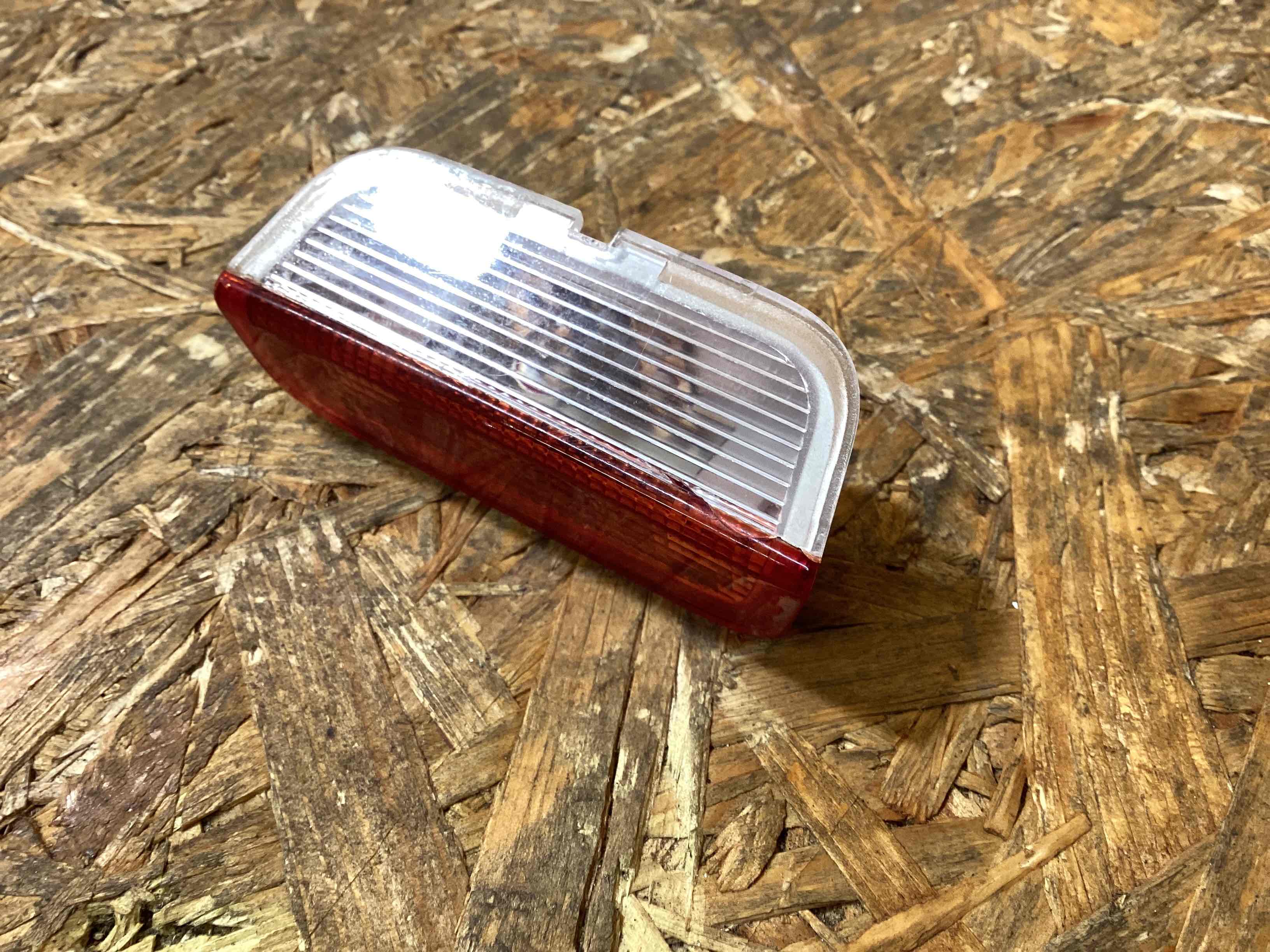 Фонарь салонный (плафон) Porsche Macan 050326-114