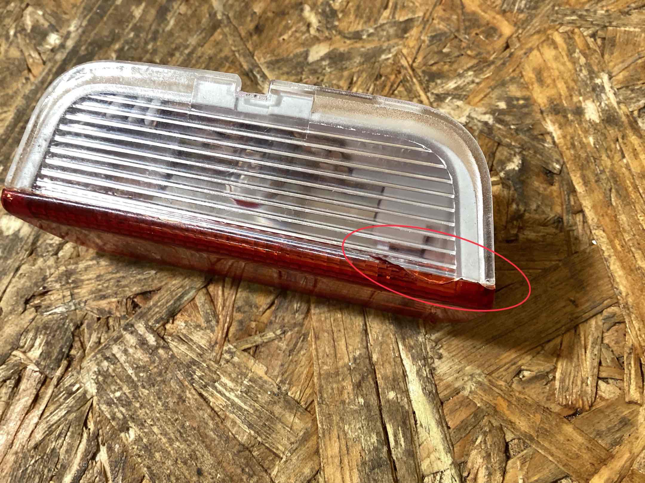 Фонарь салонный (плафон) Porsche Macan 050326-114