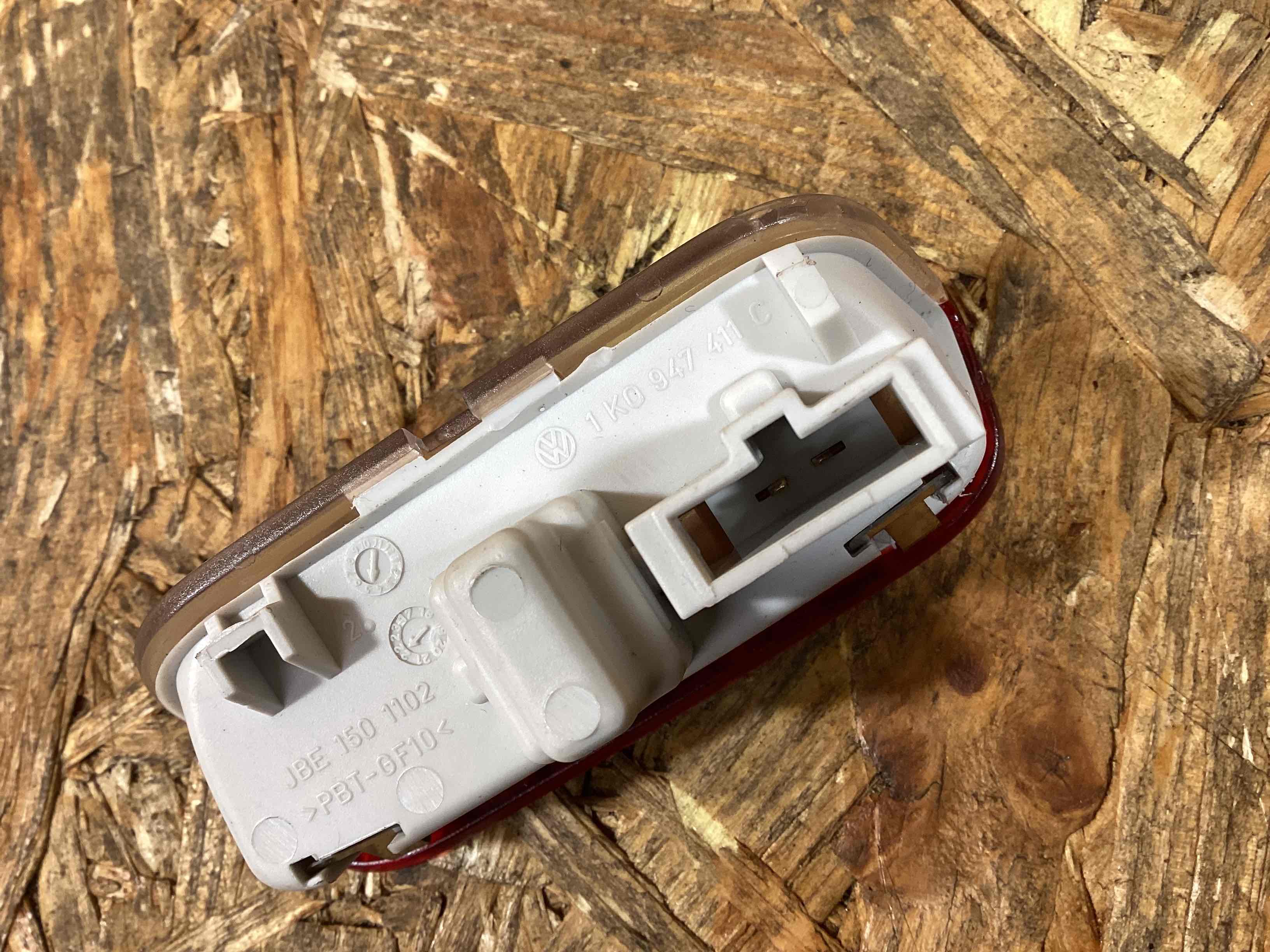 Фонарь салонный (плафон) Porsche Macan 050326-114