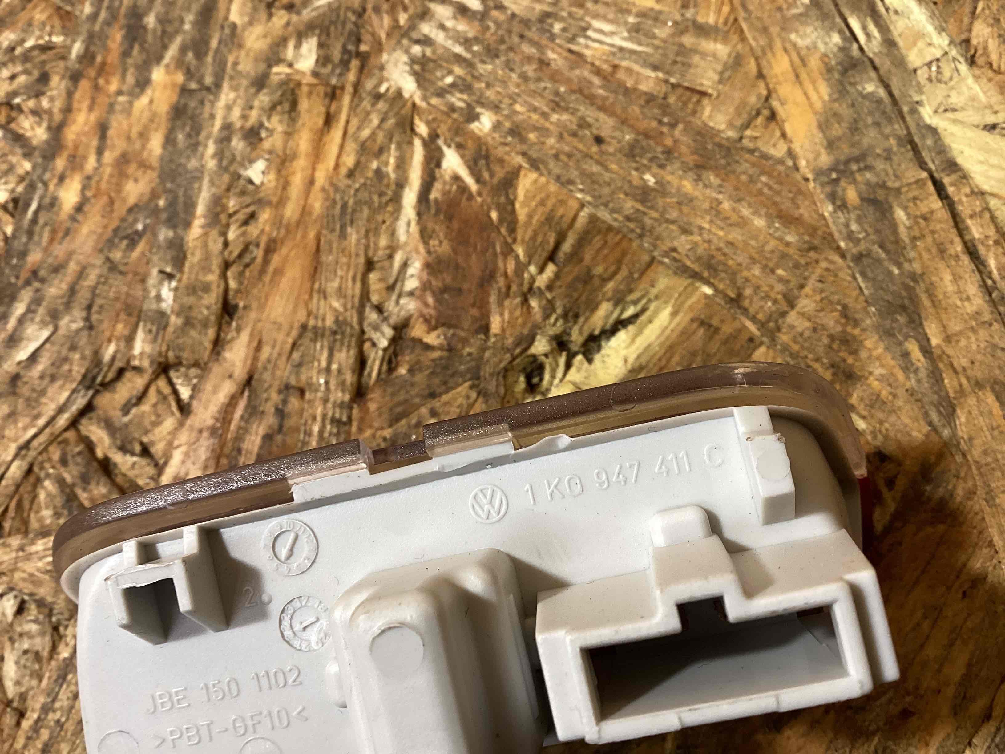 Фонарь салонный (плафон) Porsche Macan 050326-114