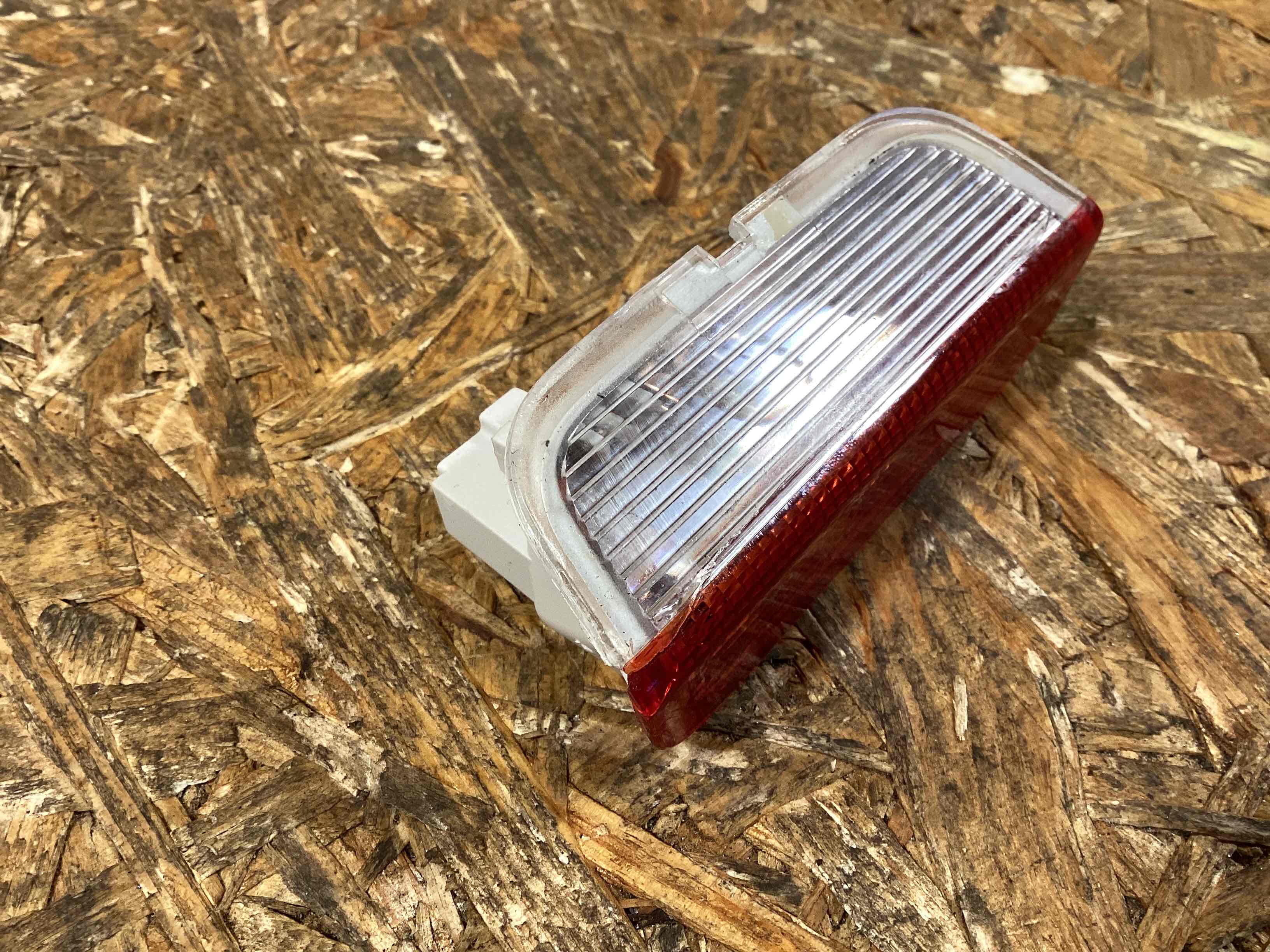 Фонарь салонный (плафон) Porsche Macan 050326-115