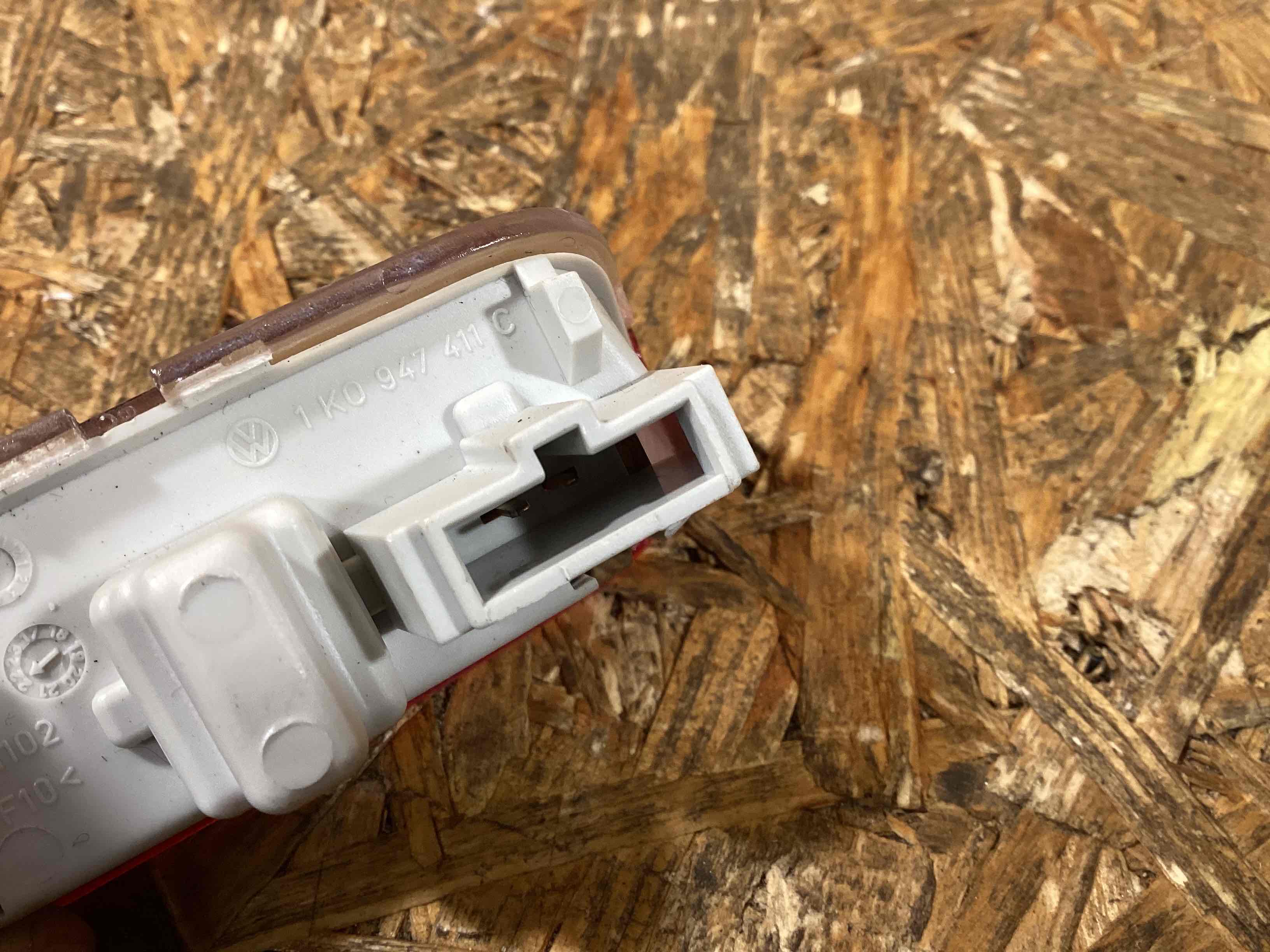 Фонарь салонный (плафон) Porsche Macan 050326-115