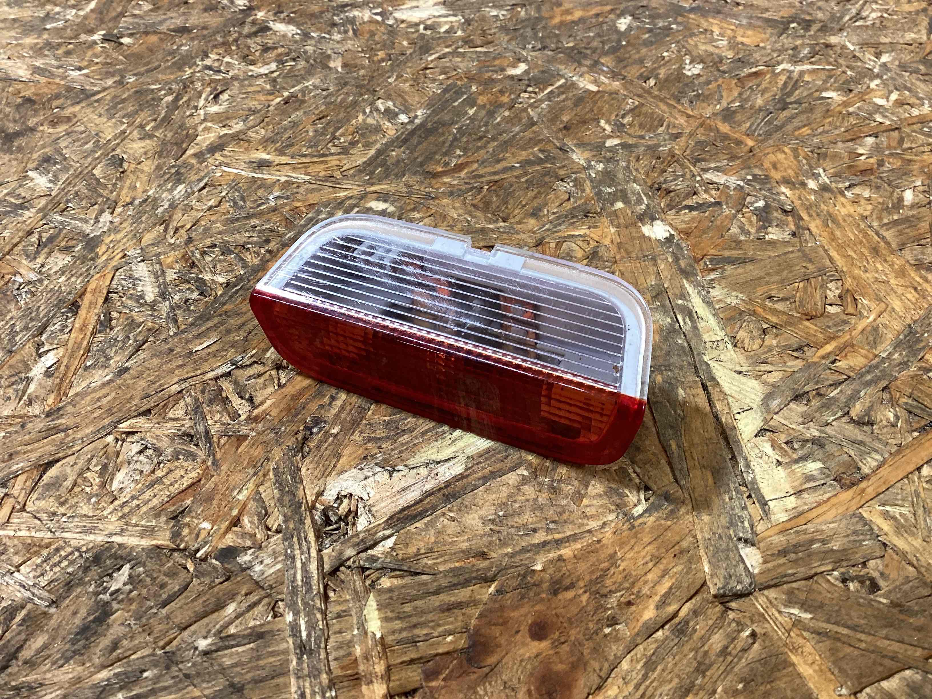 Фонарь салонный (плафон) Porsche Macan 050326-116