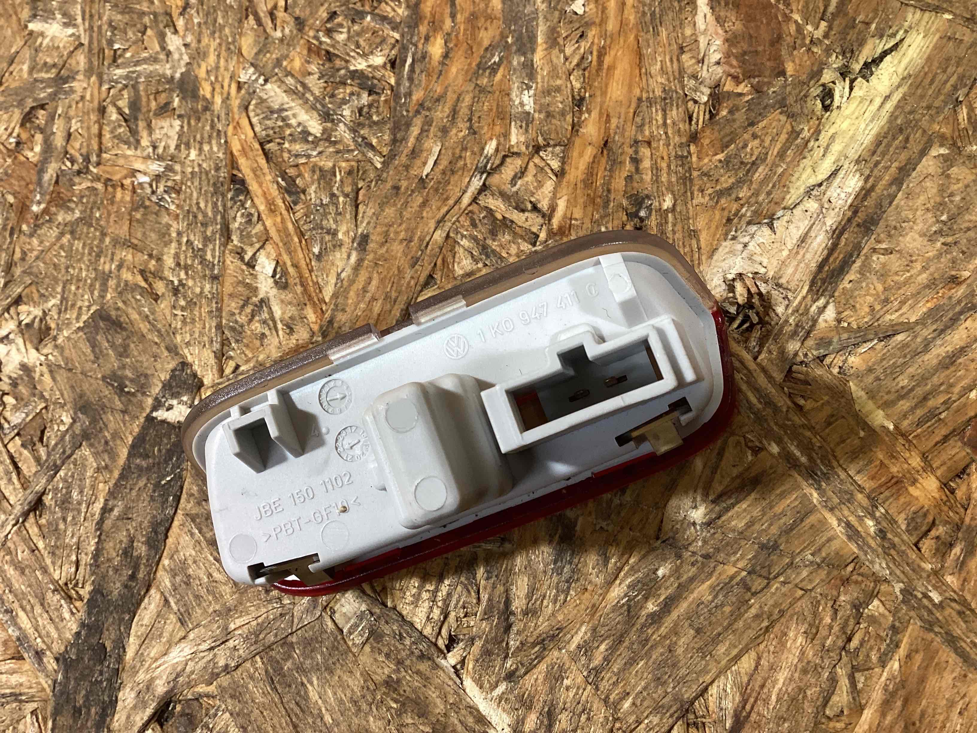 Фонарь салонный (плафон) Porsche Macan 050326-116