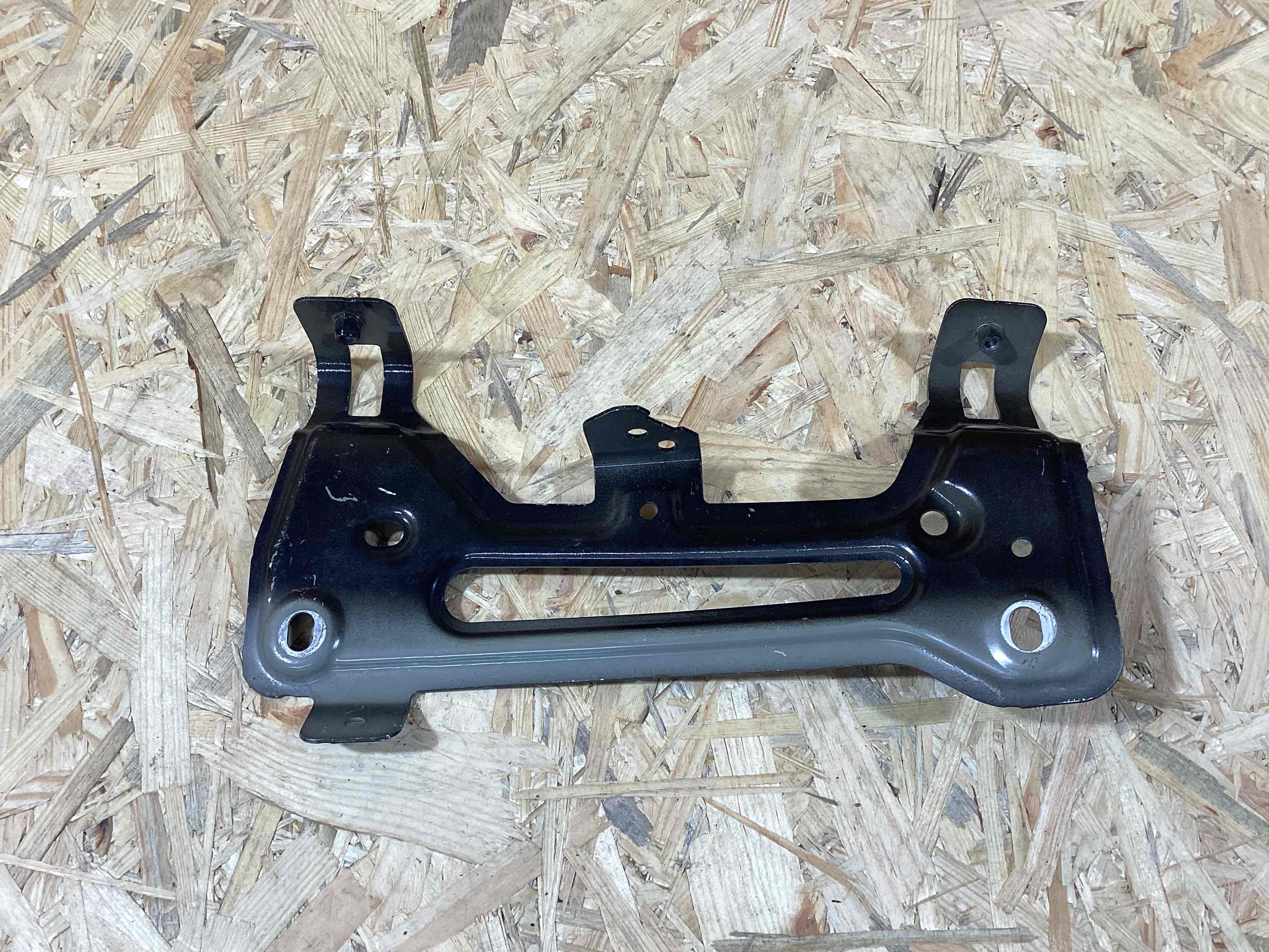 Крепление, кронштейн Porsche Cayenne 050526-134