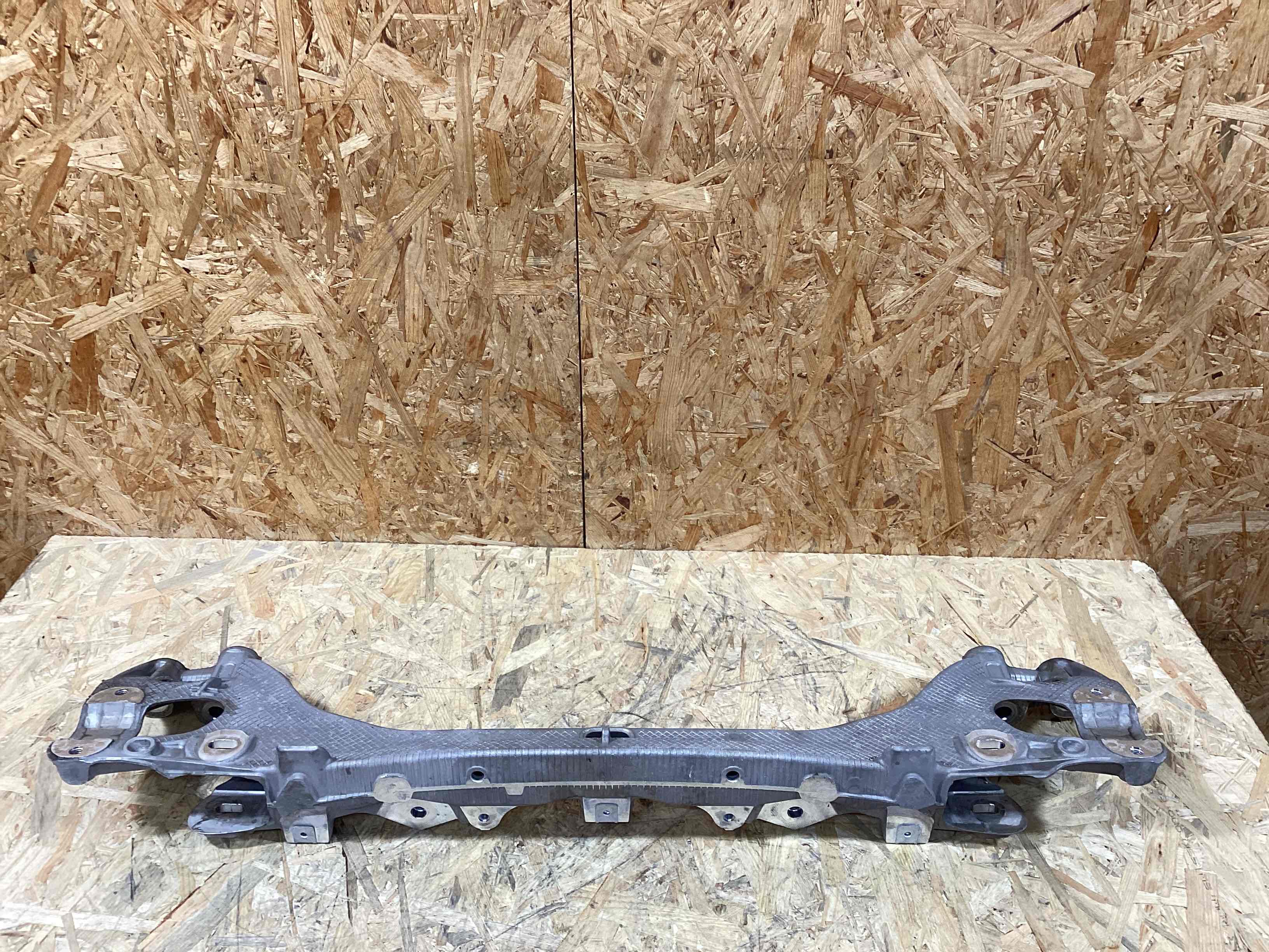 Балка подвески задняя Porsche 911 050626-103