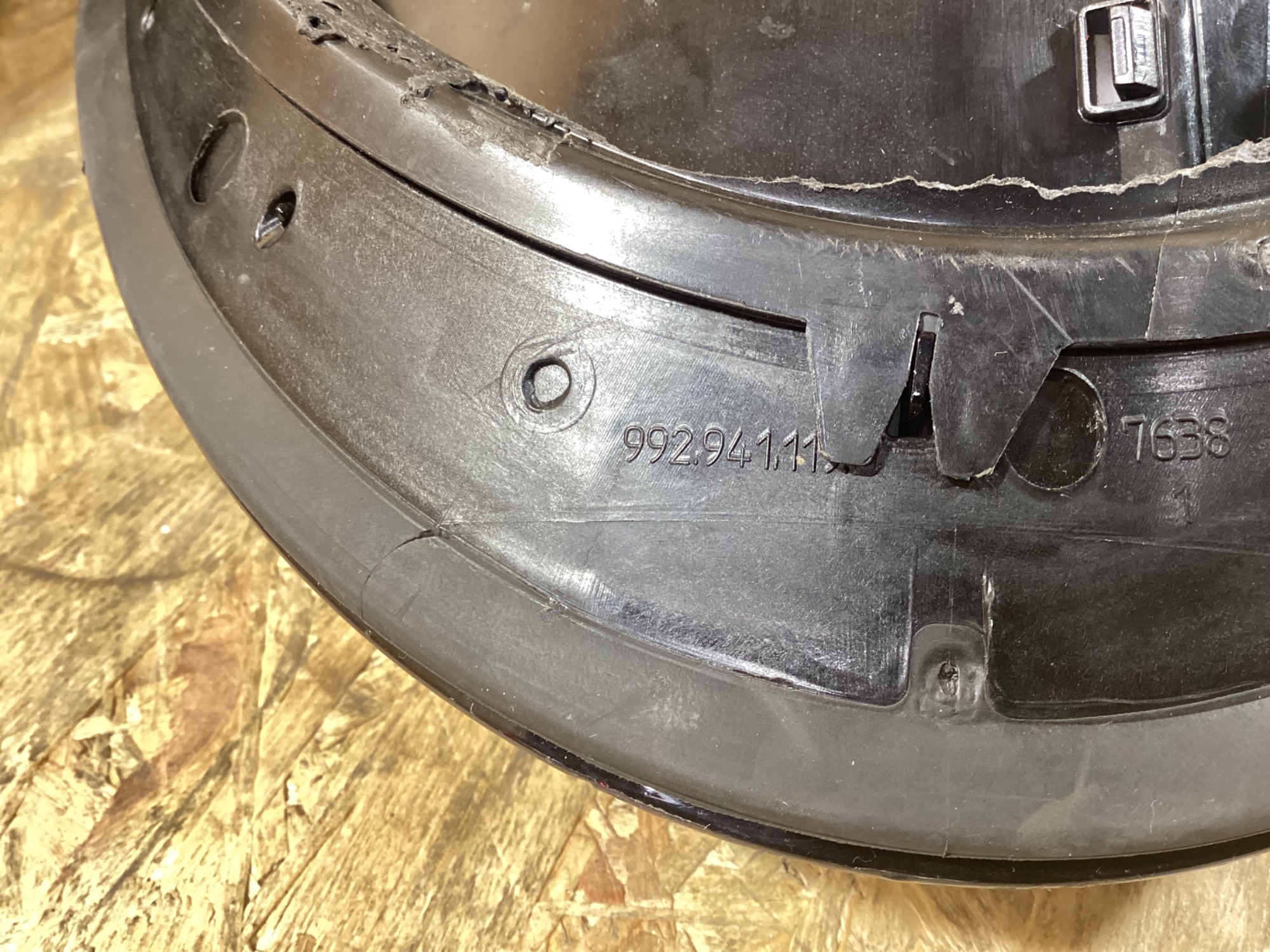 Фара ліва Porsche 911 051026-127