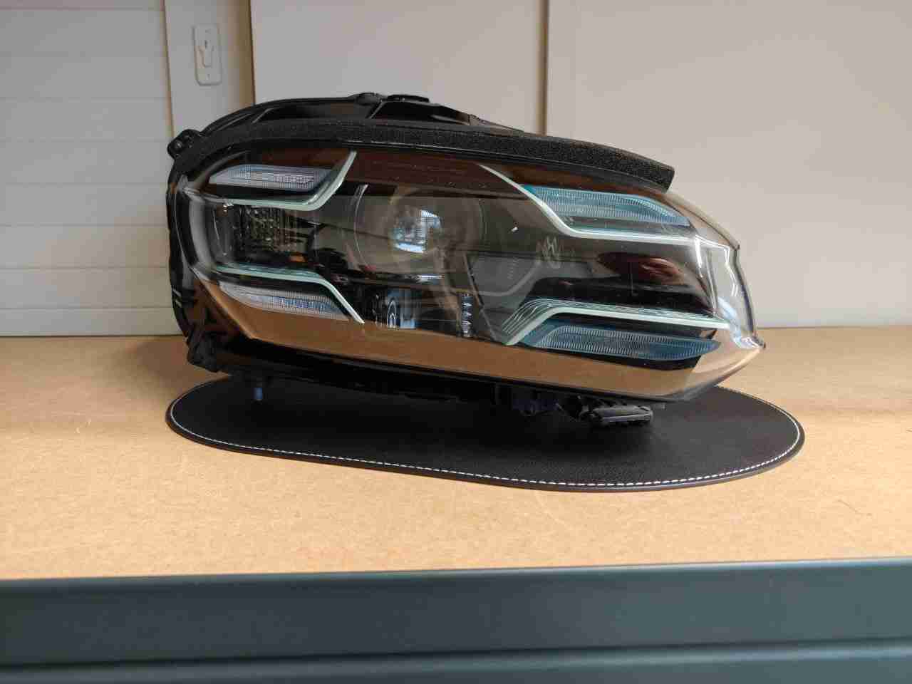 Фара права Porsche Taycan 051026-205