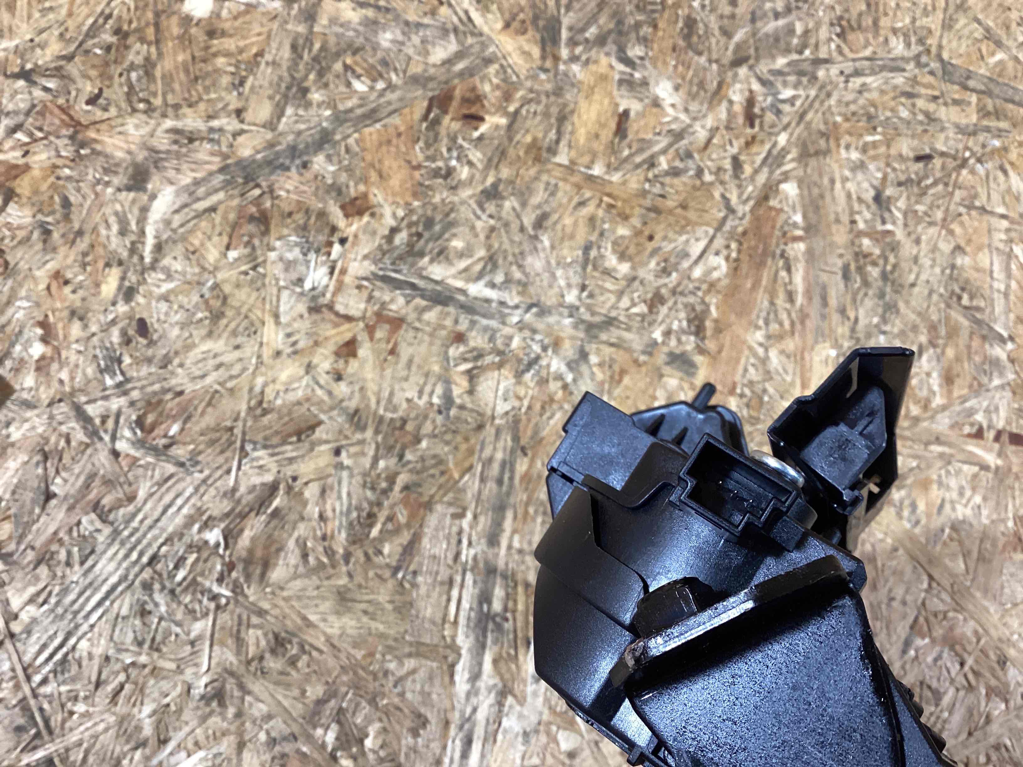 Замок багажника Porsche Macan 051125-107