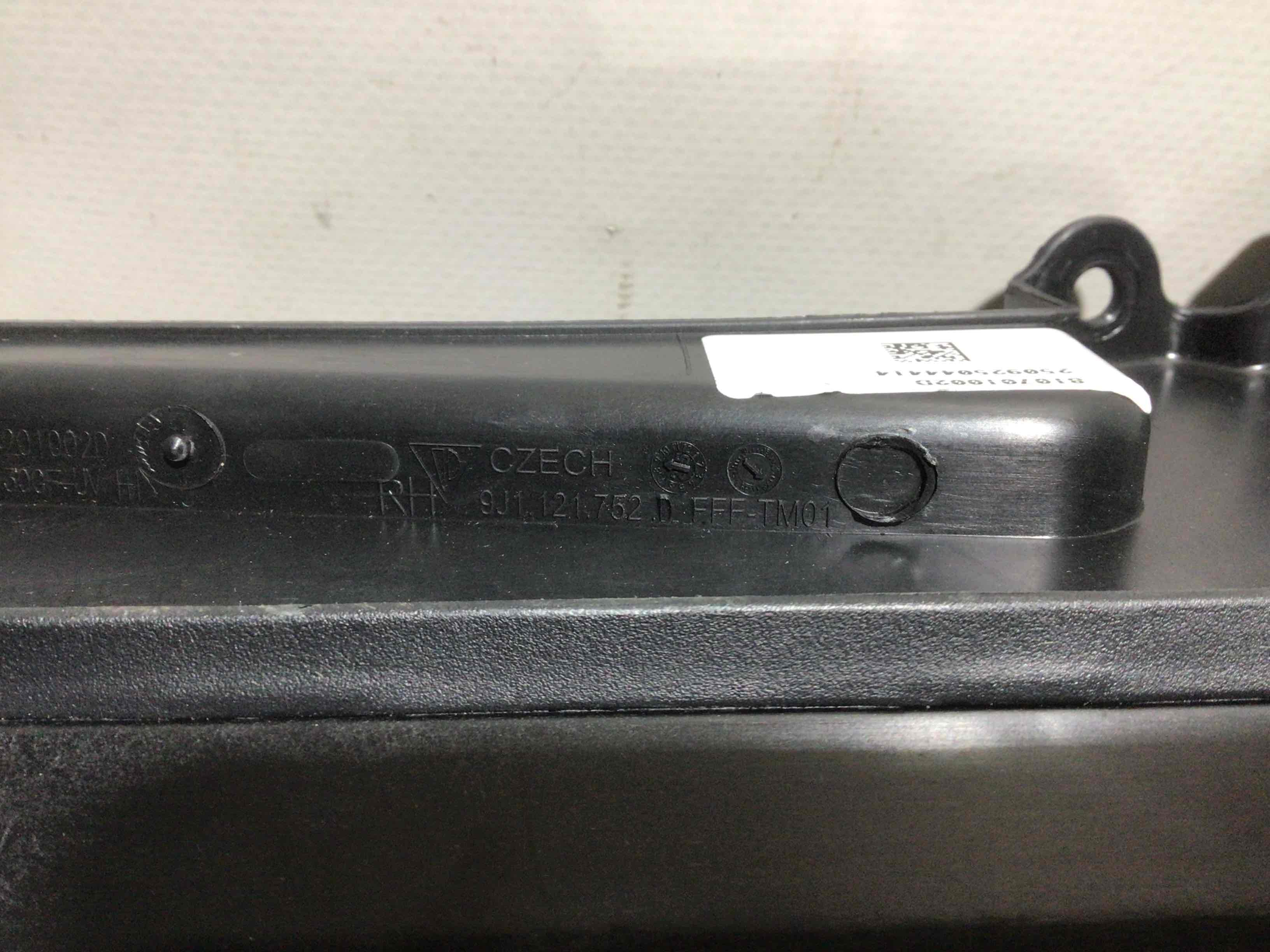 Жалюзи радиатора Porsche Taycan 060126-001