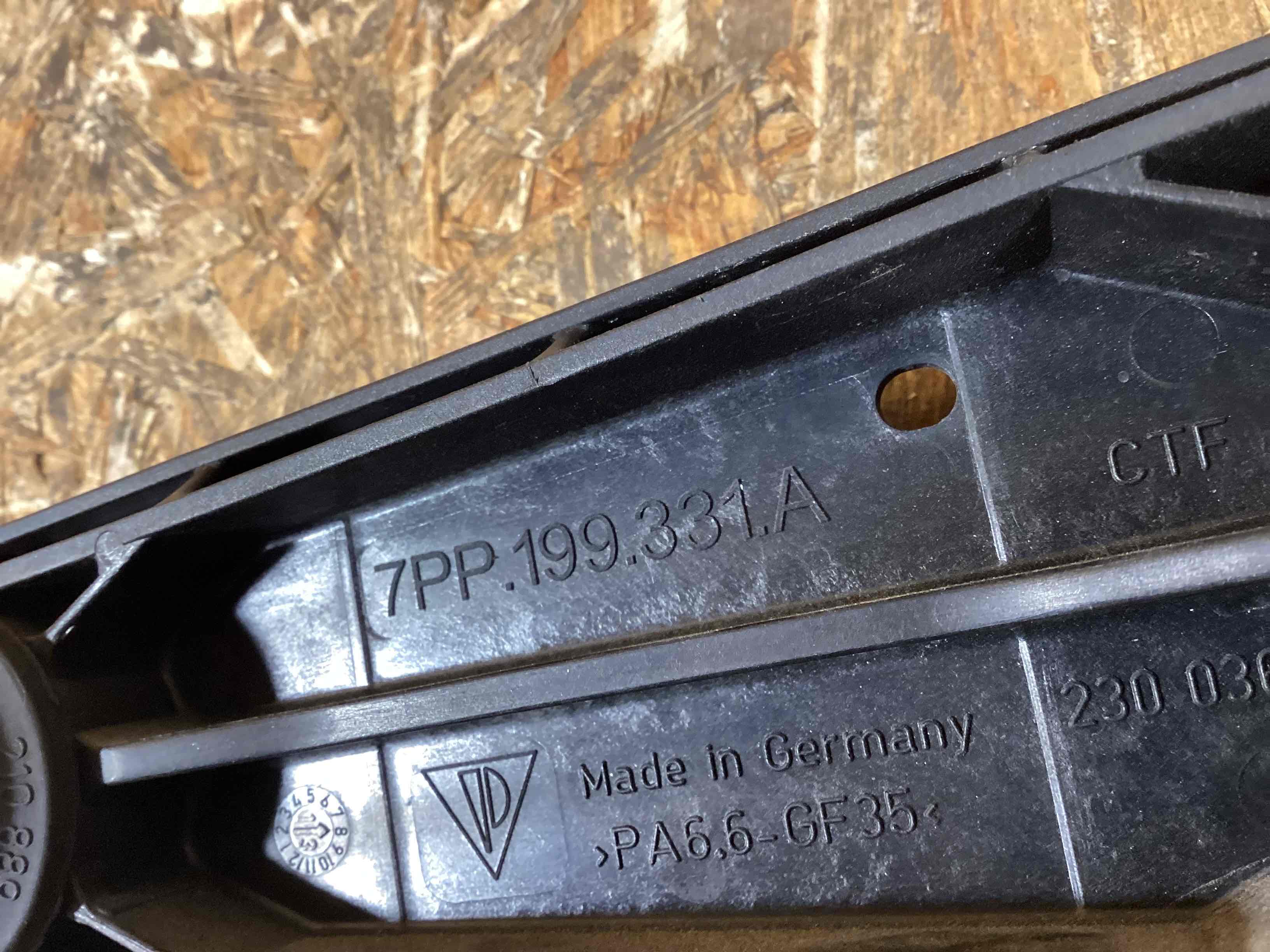 Крепление, кронштейн Porsche Panamera 060326-102