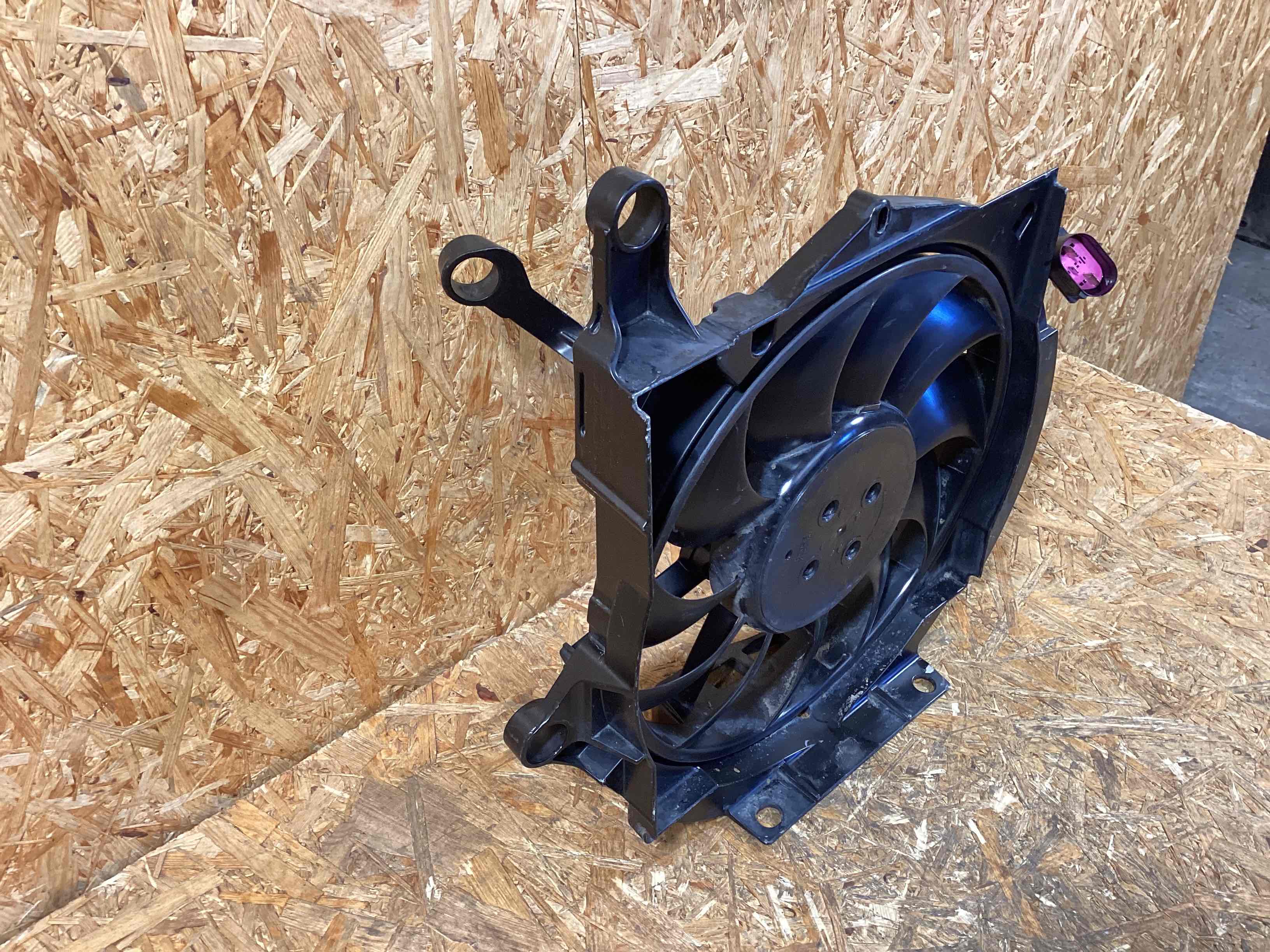 Вентилятор радиатора, вентиляторы Porsche Taycan 060326-107