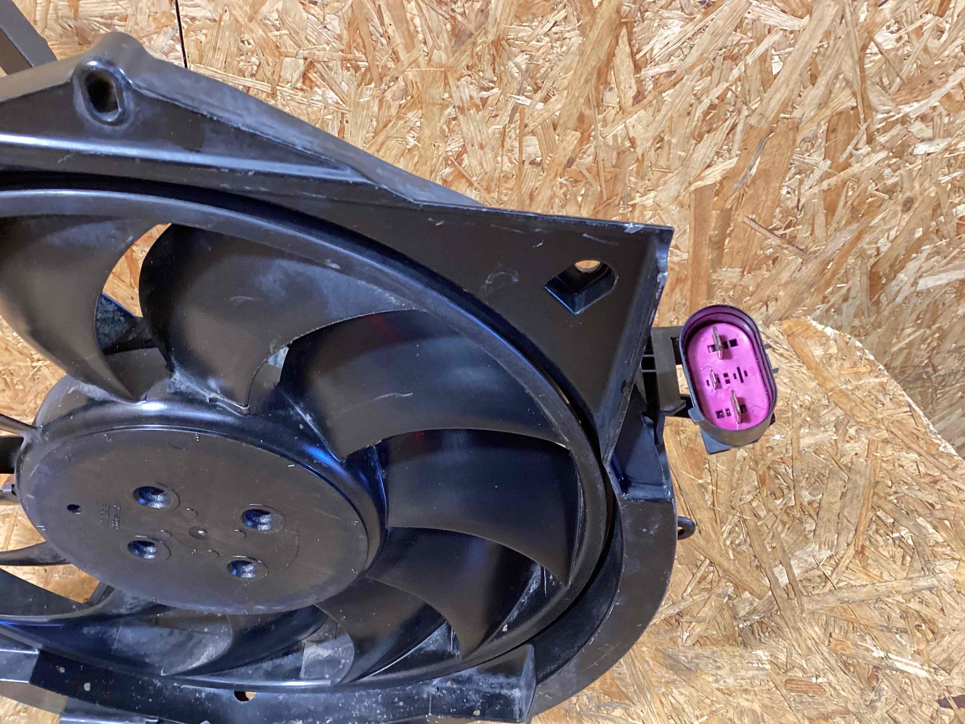 Вентилятор радиатора, вентиляторы Porsche Taycan 060326-107