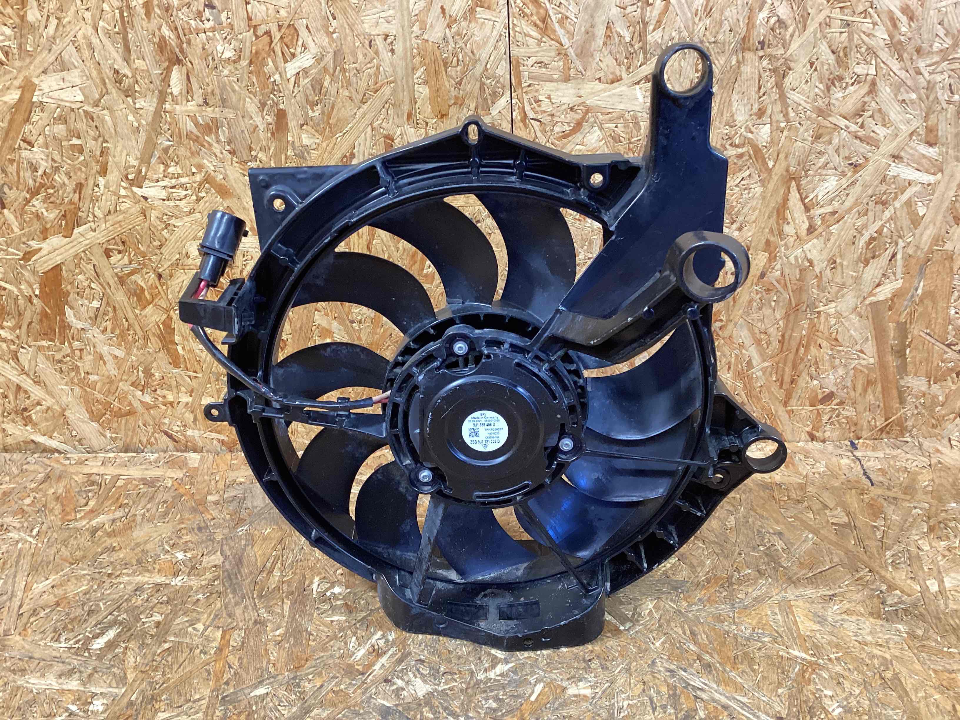 Вентилятор радиатора, вентиляторы Porsche Taycan 060326-107