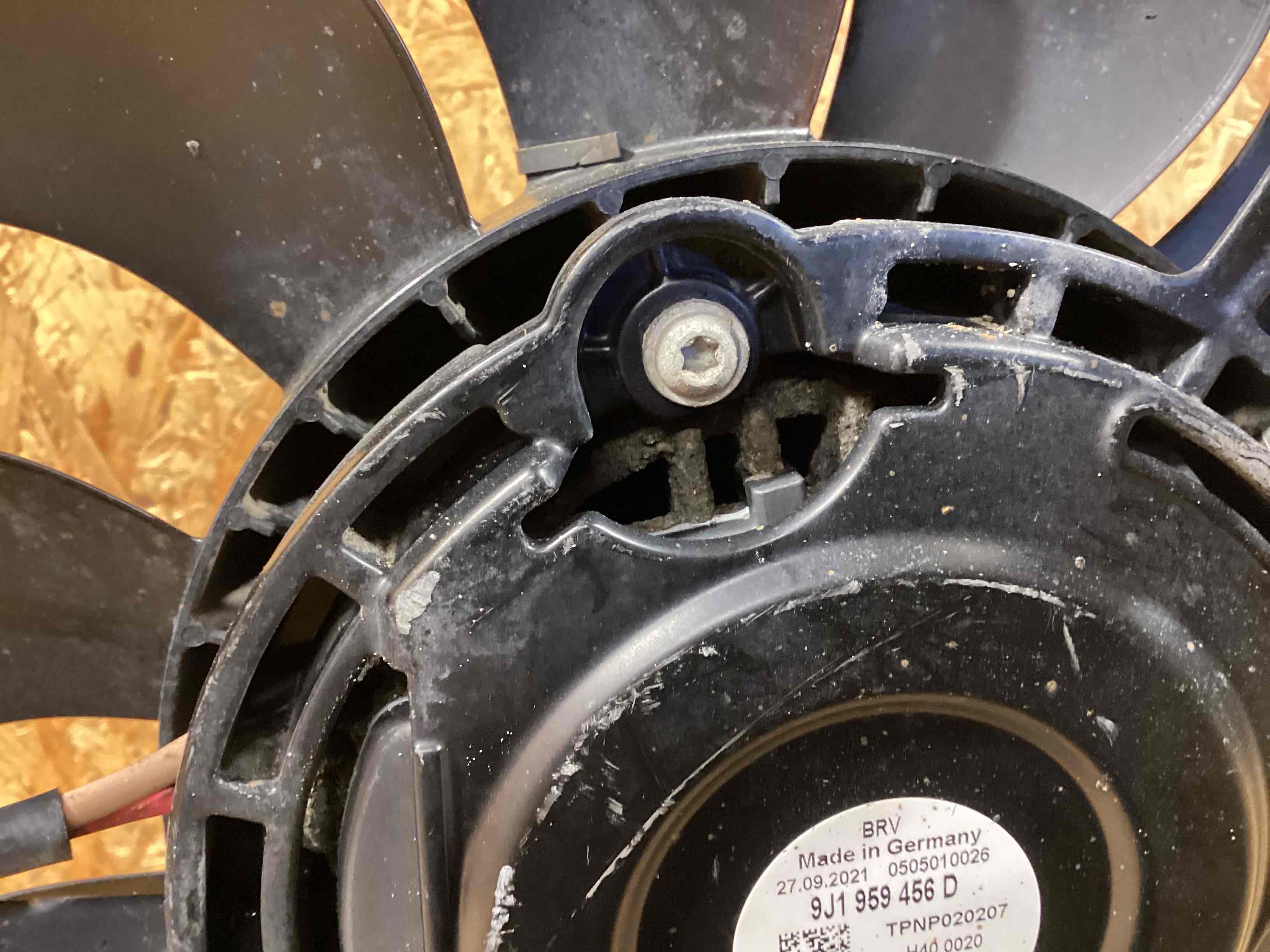 Вентилятор радиатора, вентиляторы Porsche Taycan 060326-107